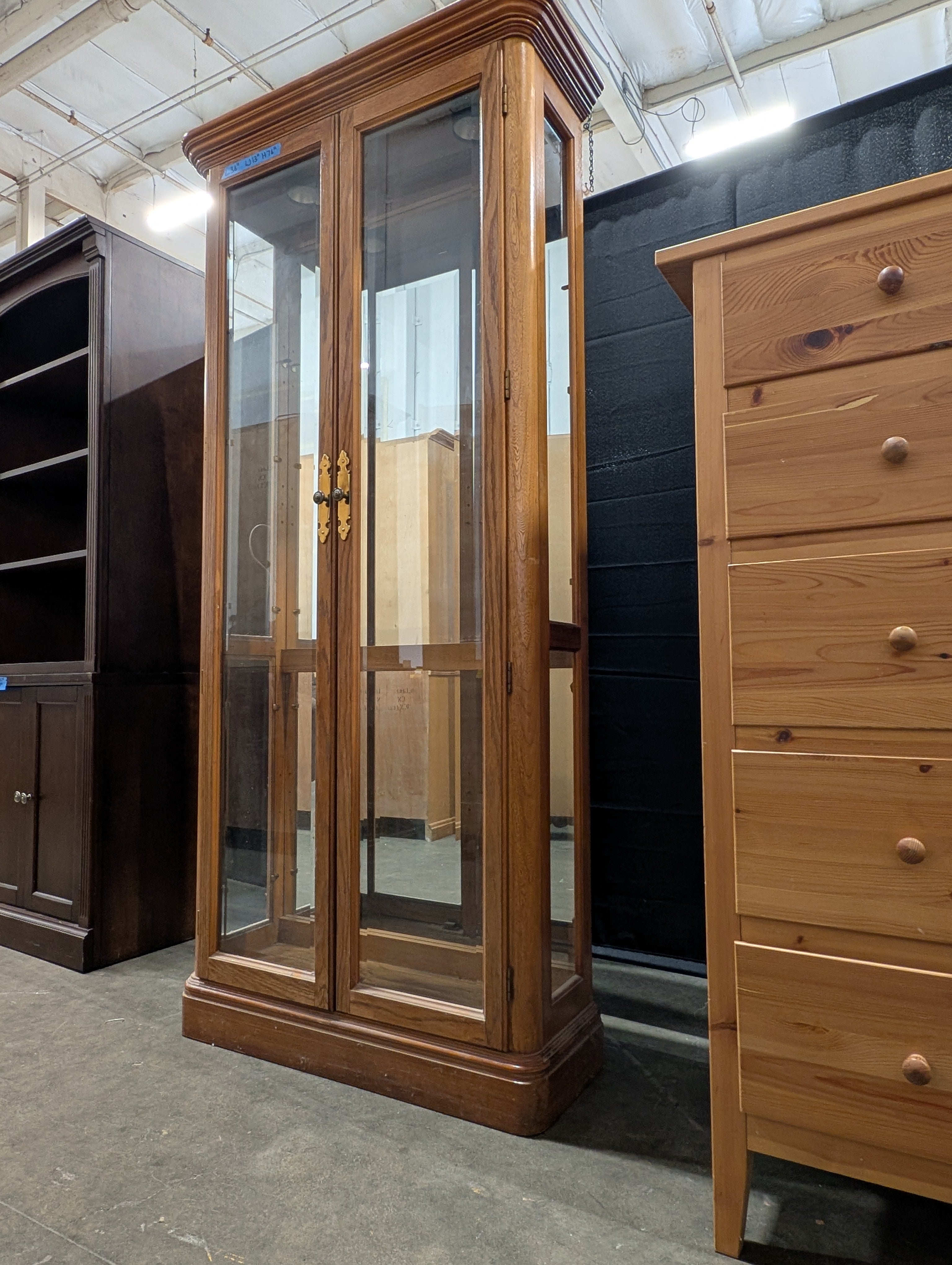 Hardwood Glass Door Display Cabinet with Interior Shelves