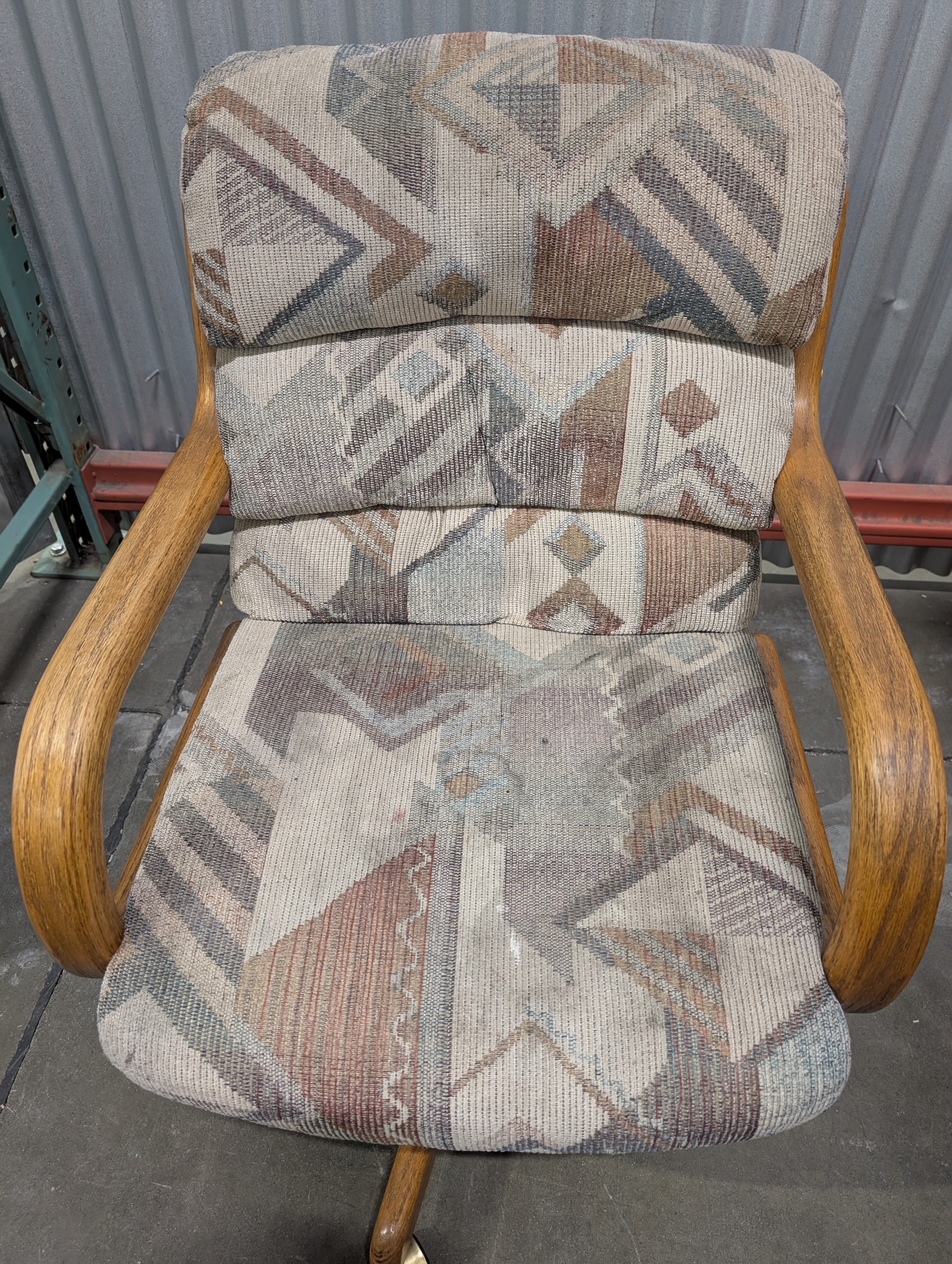 Retro Geometric Upholstered Office Chair with Curved Wooden Arms