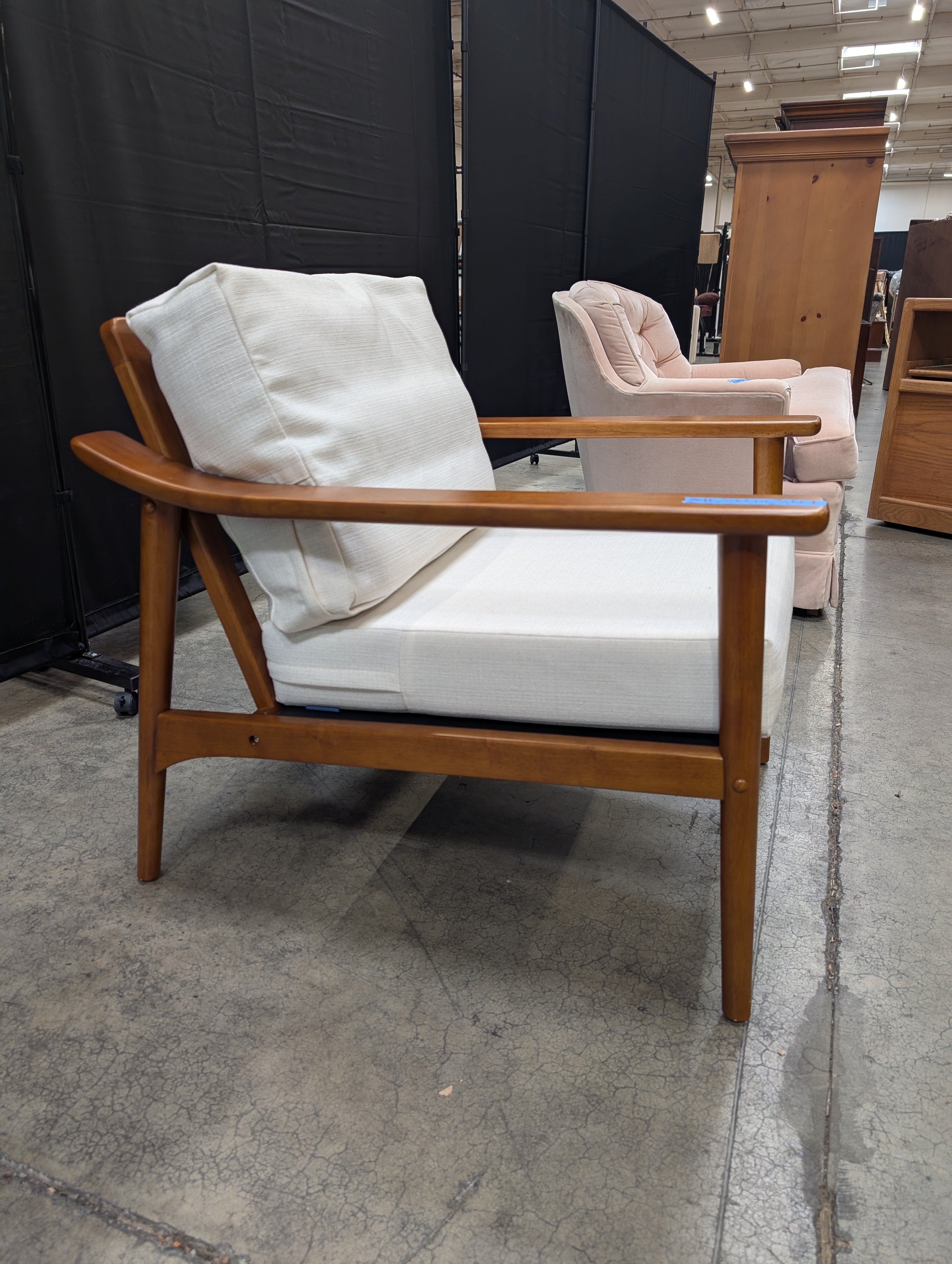 Scandinavian Lounge Chair by Levity