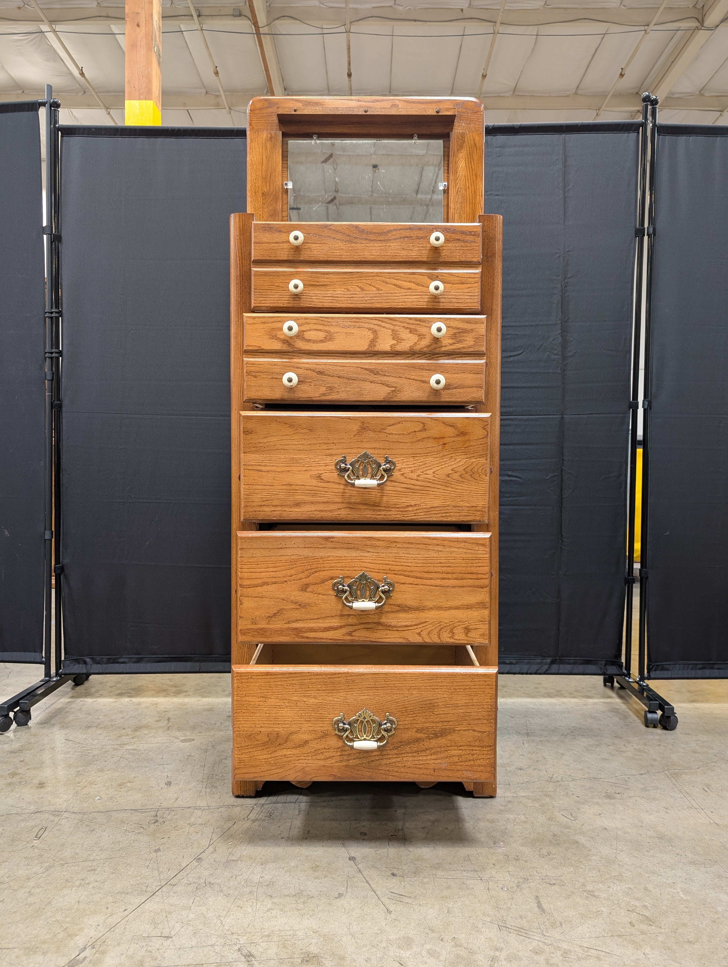 Bassett Traditional Wood Lingerie Chest with Vanity Top