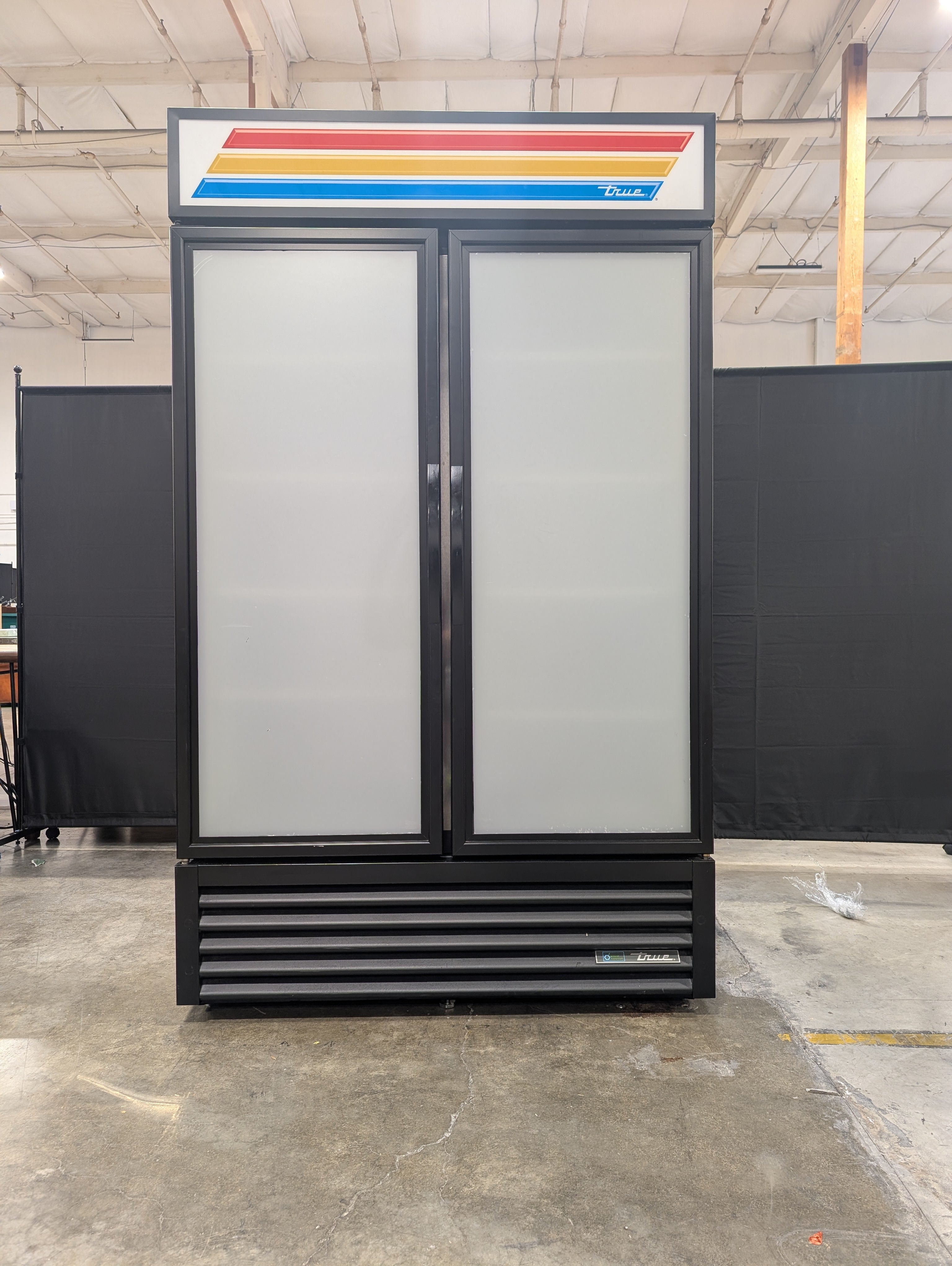 TRUE Commercial Double Glass Door Merchandiser