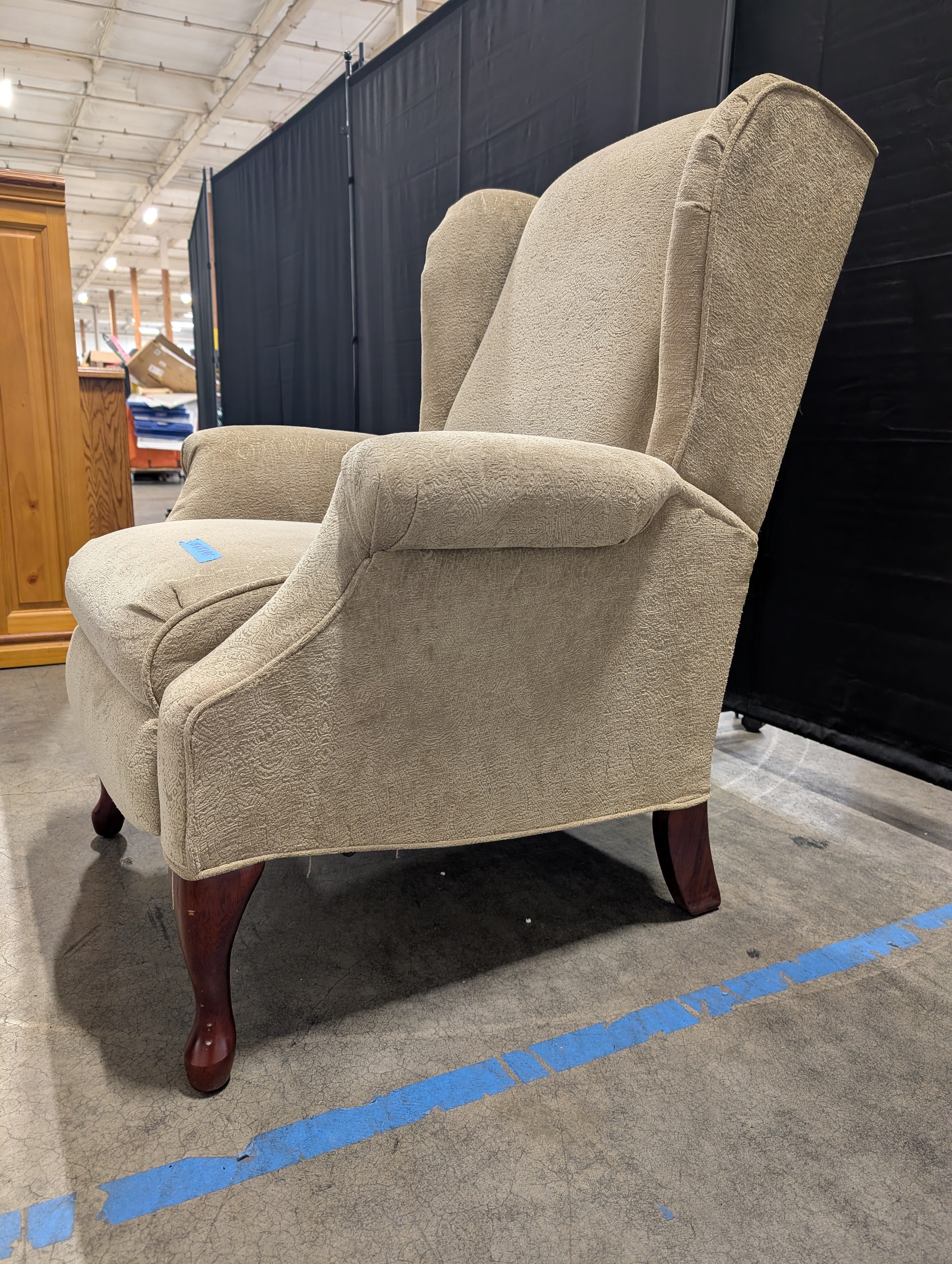 Lane Furniture Wingback Recliner with Cabriole Legs