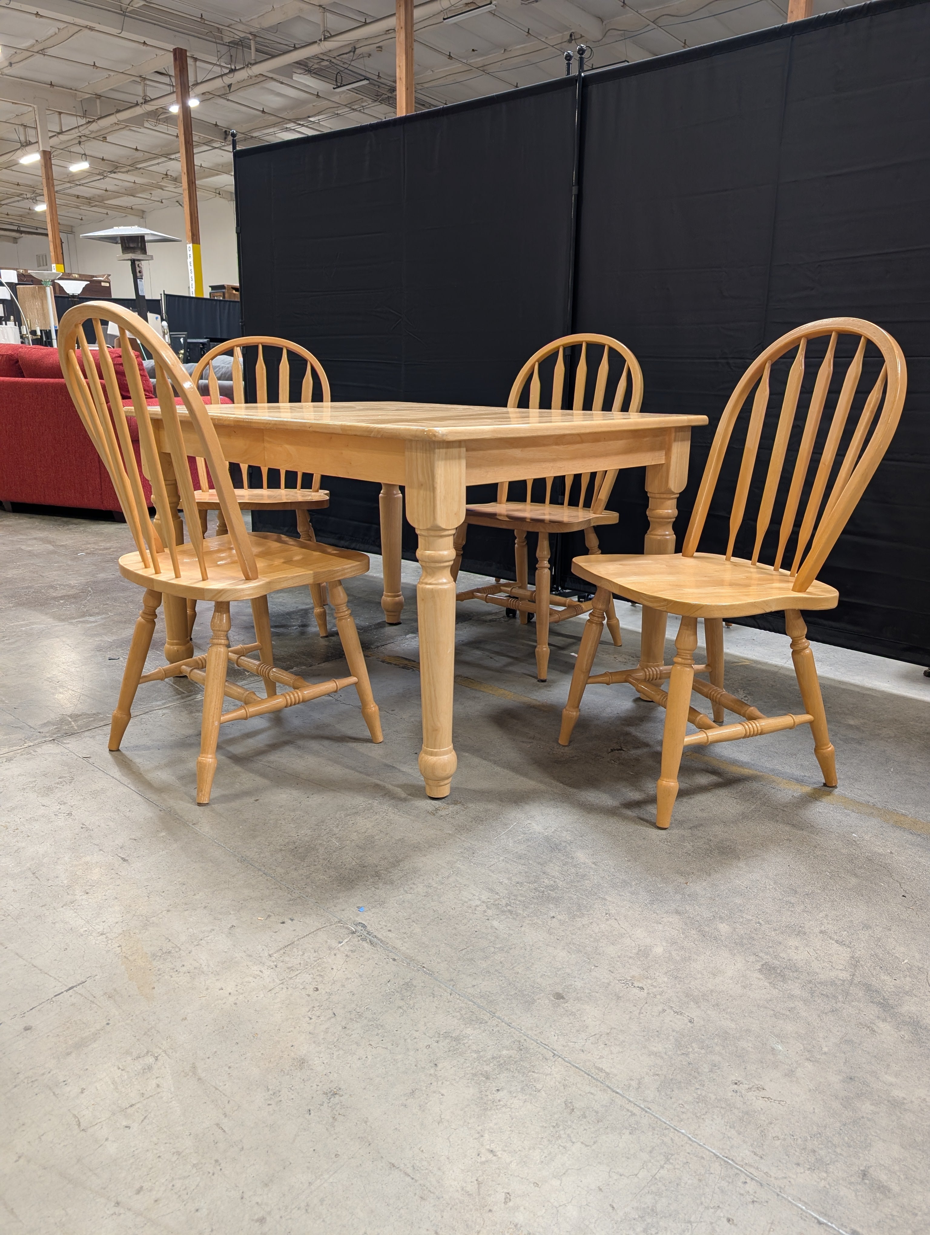 Five-Piece Windsor Style Dining Table in Light Wood