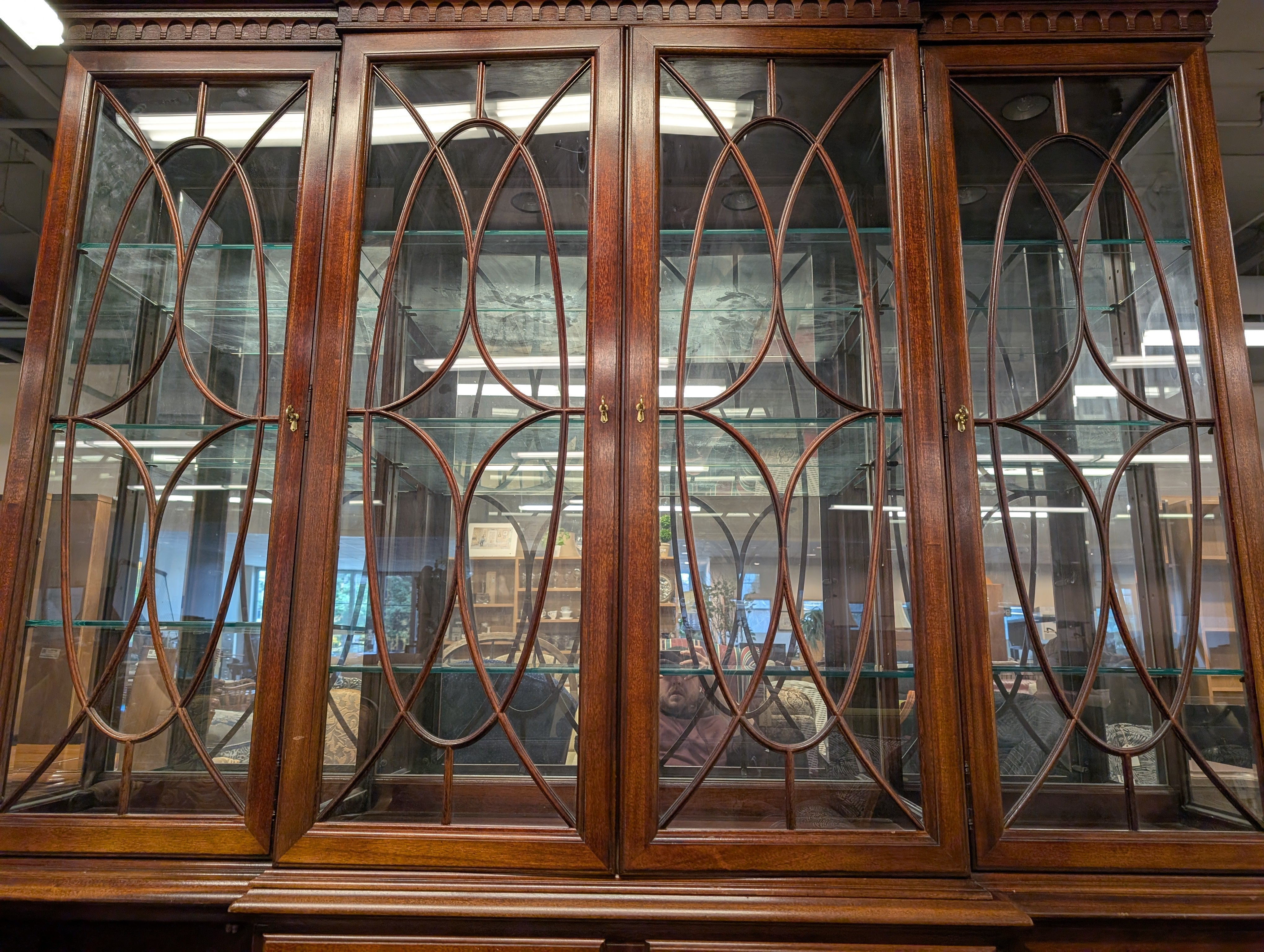 Thomasville Georgian Style Large Mahogany China Display Breakfront