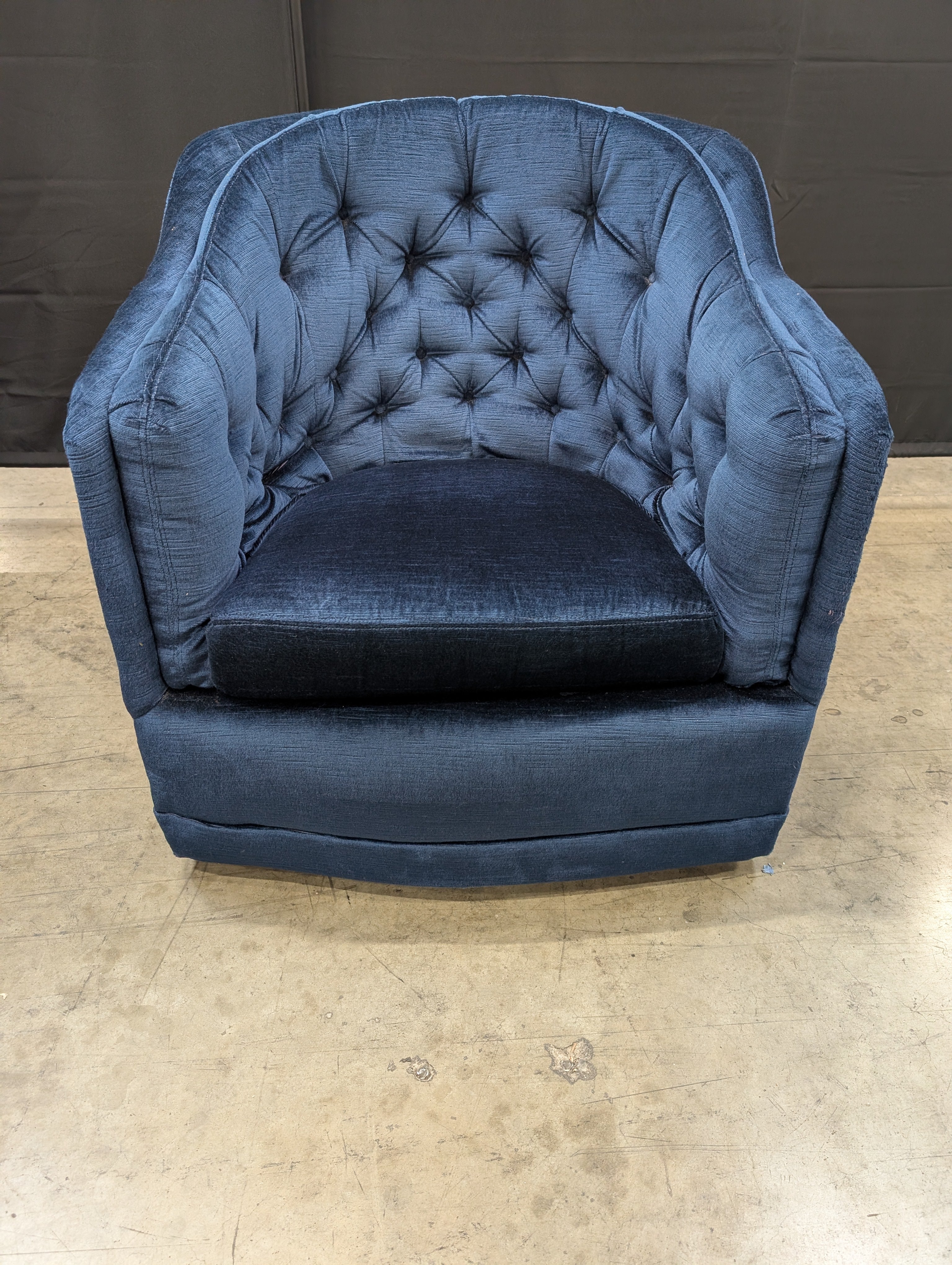 Deep Blue Velvet Tufted Barrel Accent Chair