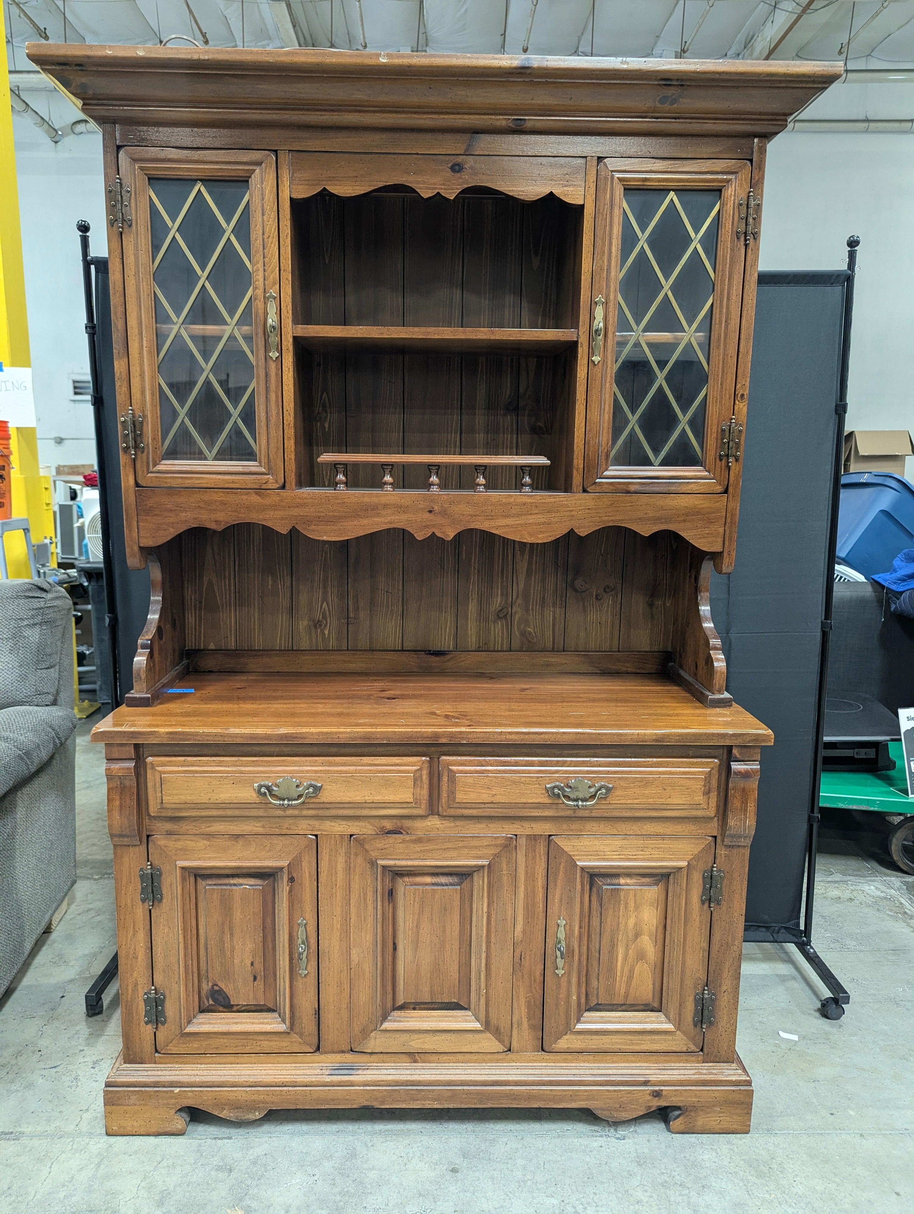 Traditional Wood Display Cabinet Hutch