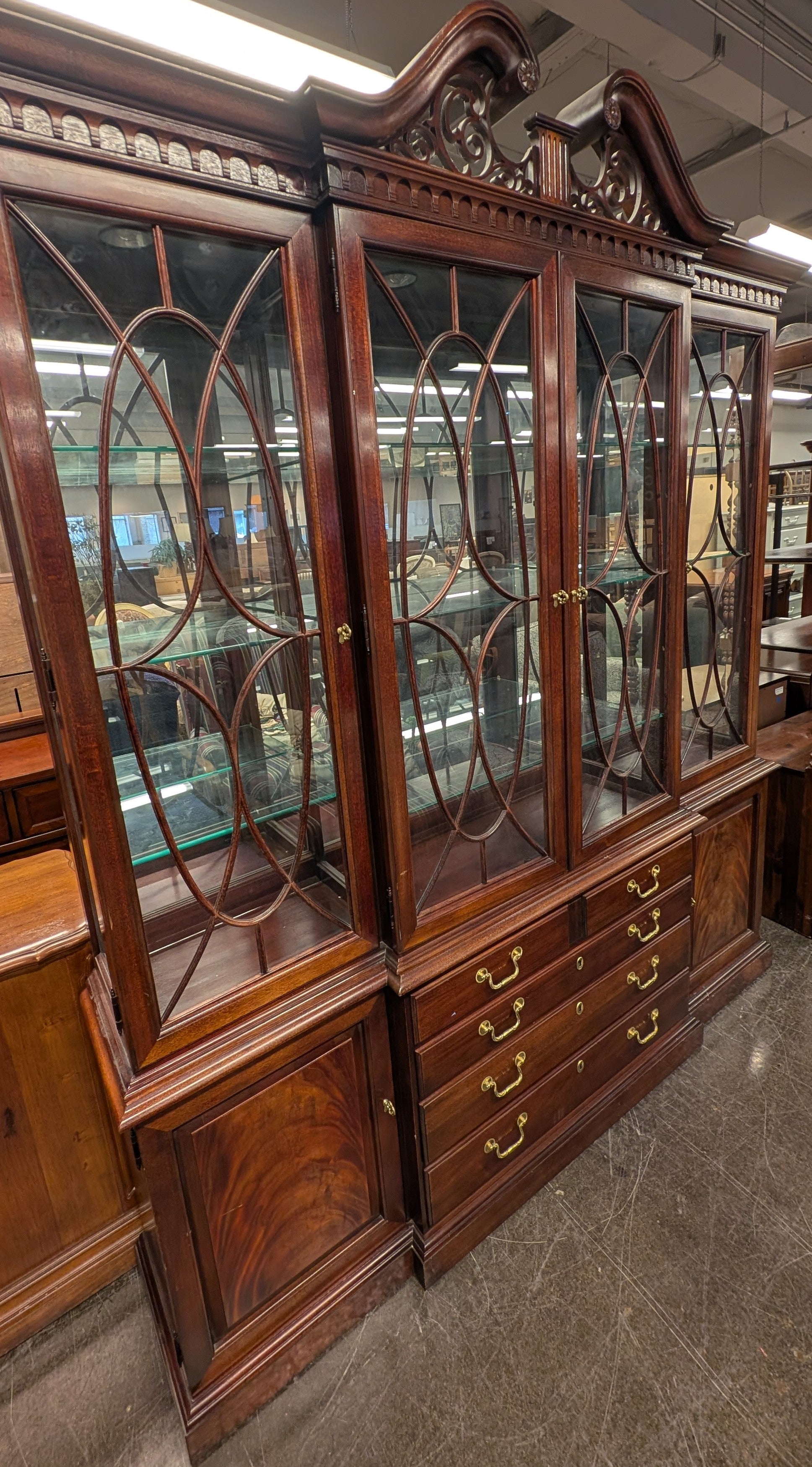 Thomasville Georgian Style Large Mahogany China Display Breakfront