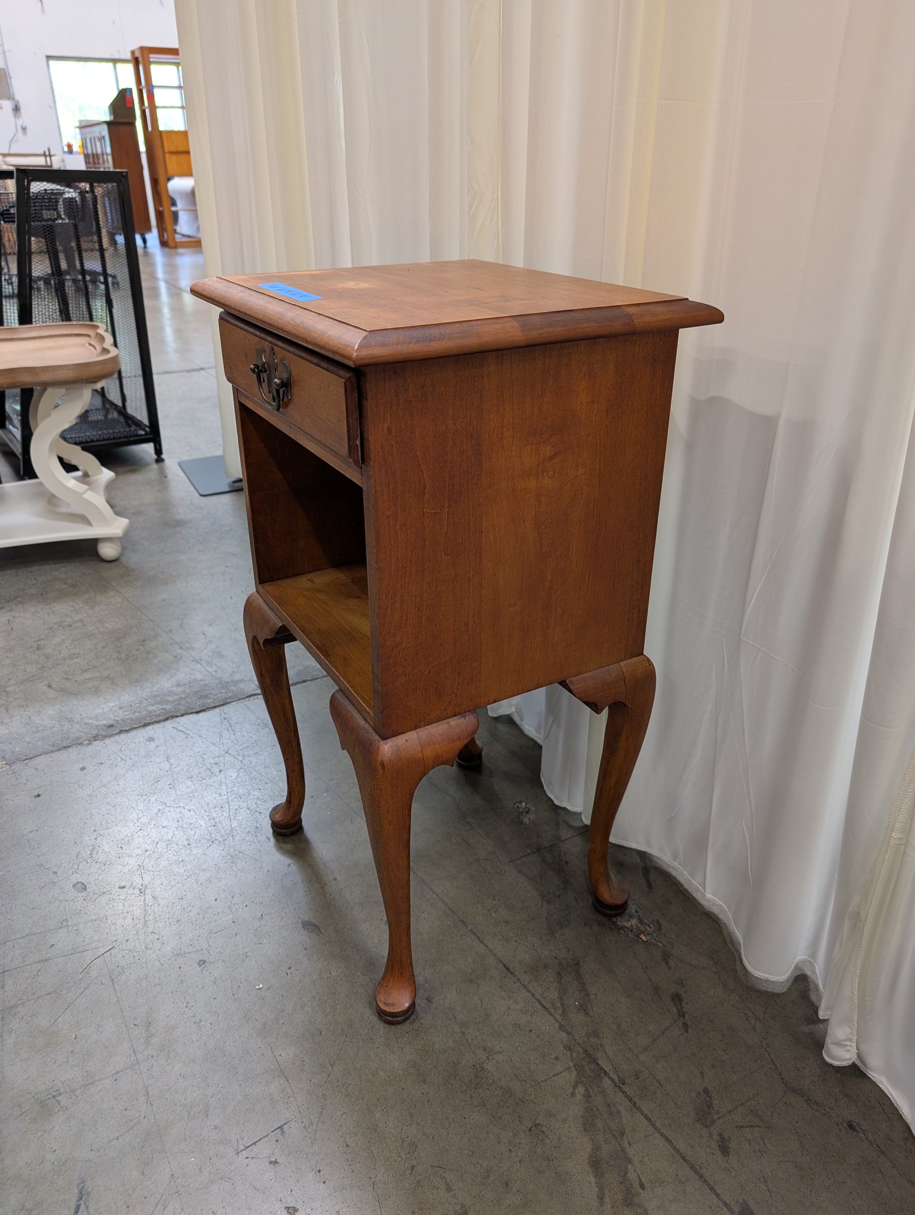 Queen Anne Style Wood Nightstand with Drawer