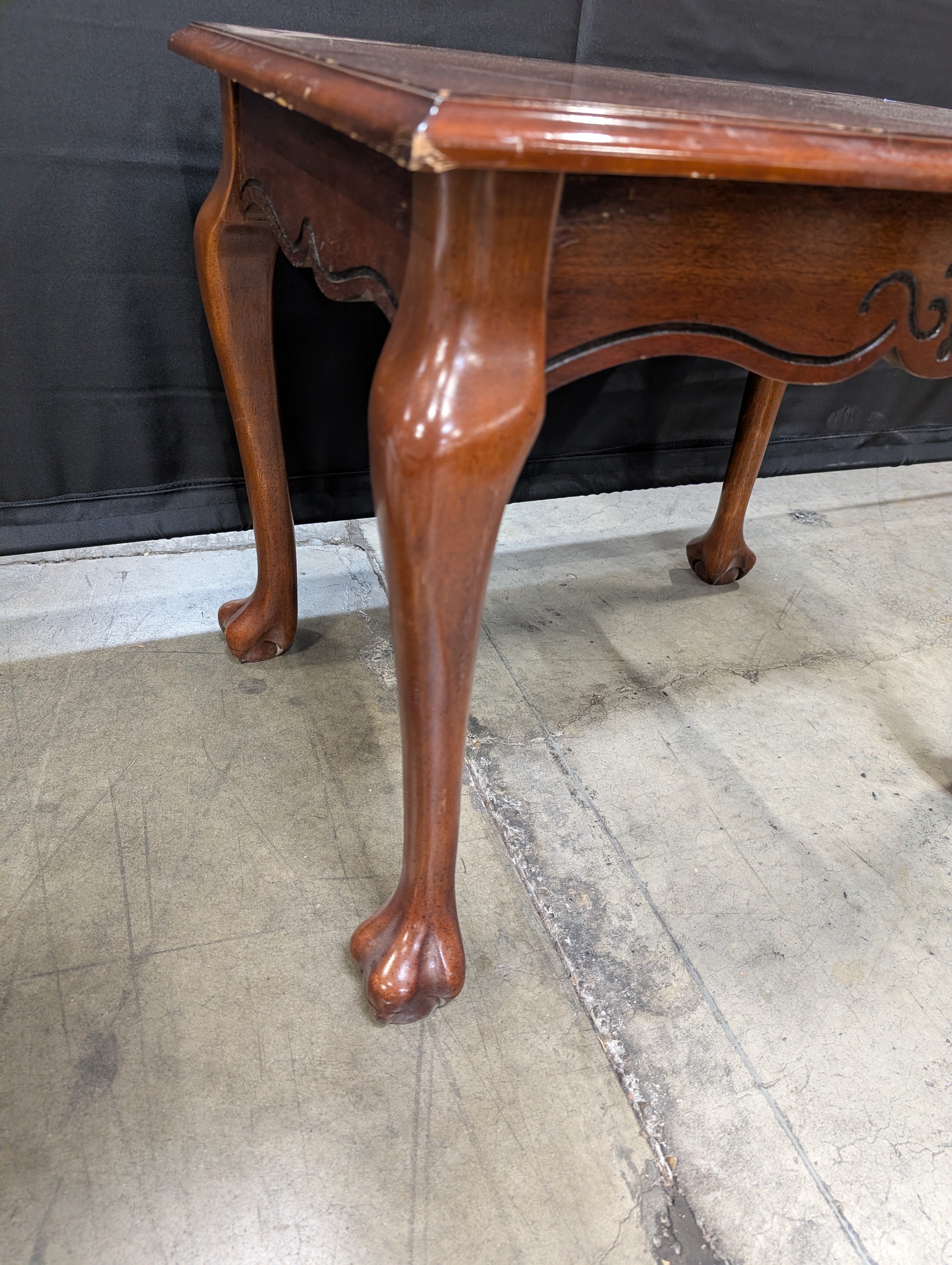 Traditional Dark Wood Accent Side Table