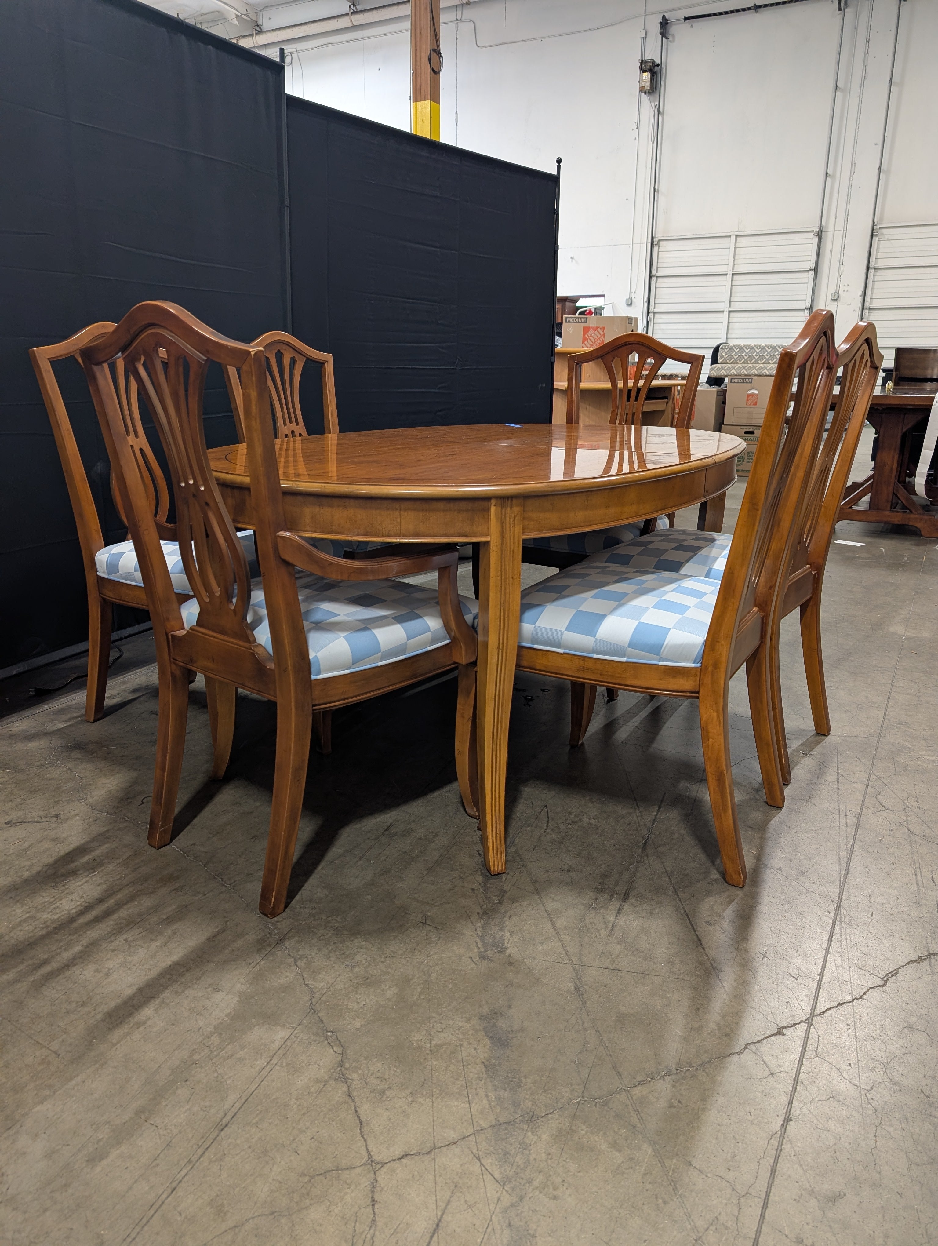 Drexel Traditional Oval Wood Dining Table with Six Dining Chairs Set