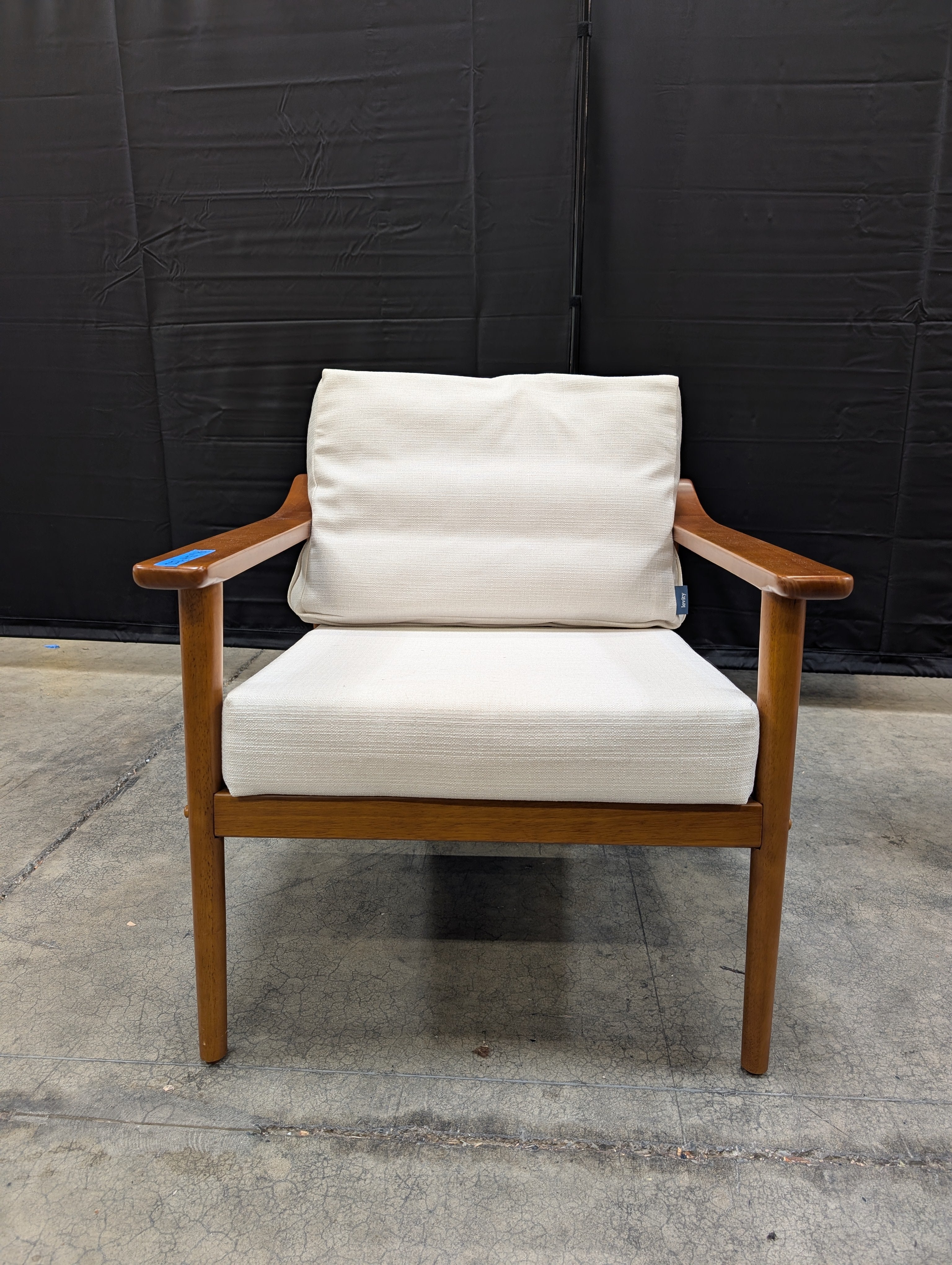 Scandinavian Lounge Chair by Levity