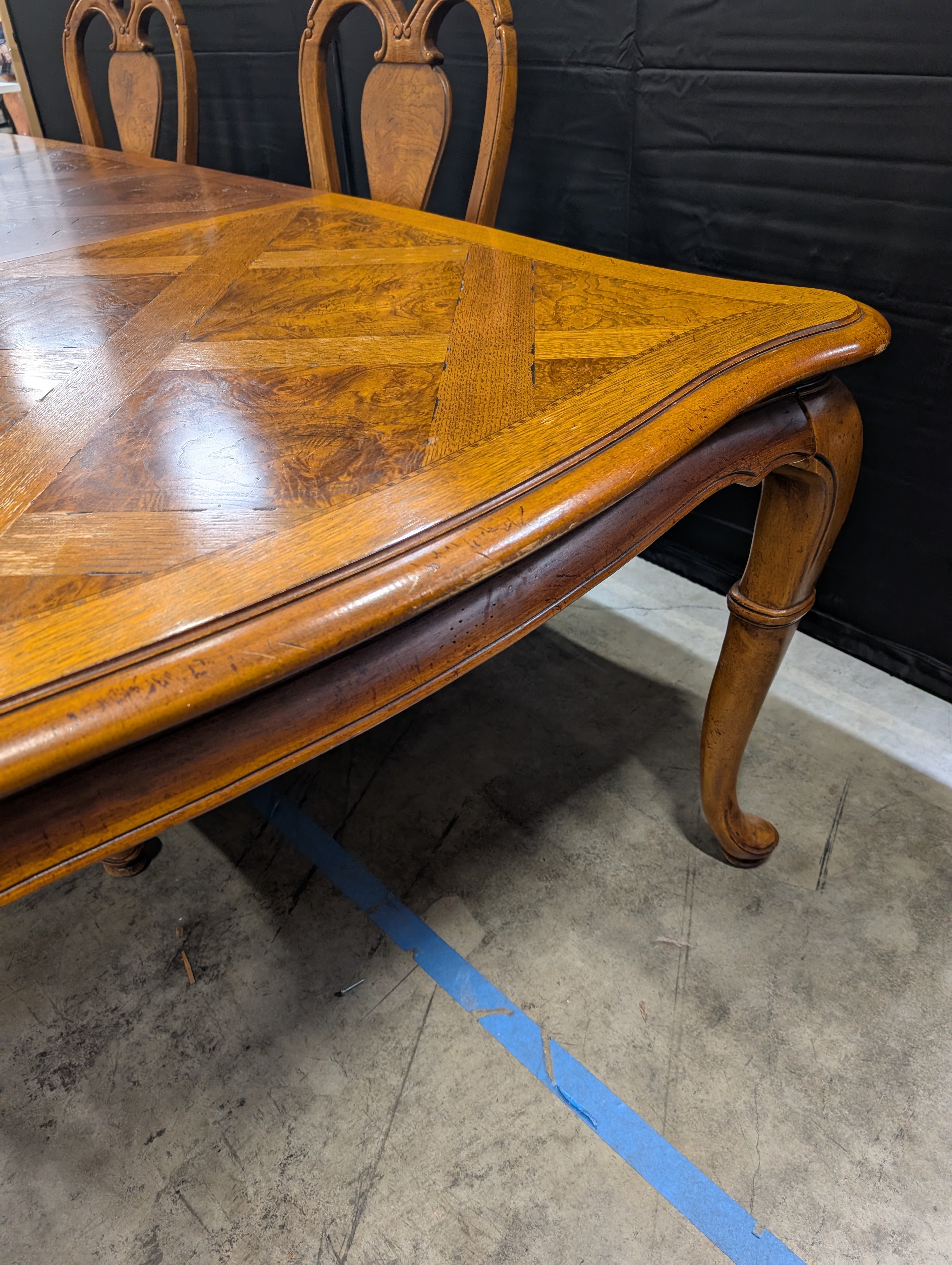 Ornate Inlaid Wood Thomasville Dining Table with Matching Chairs