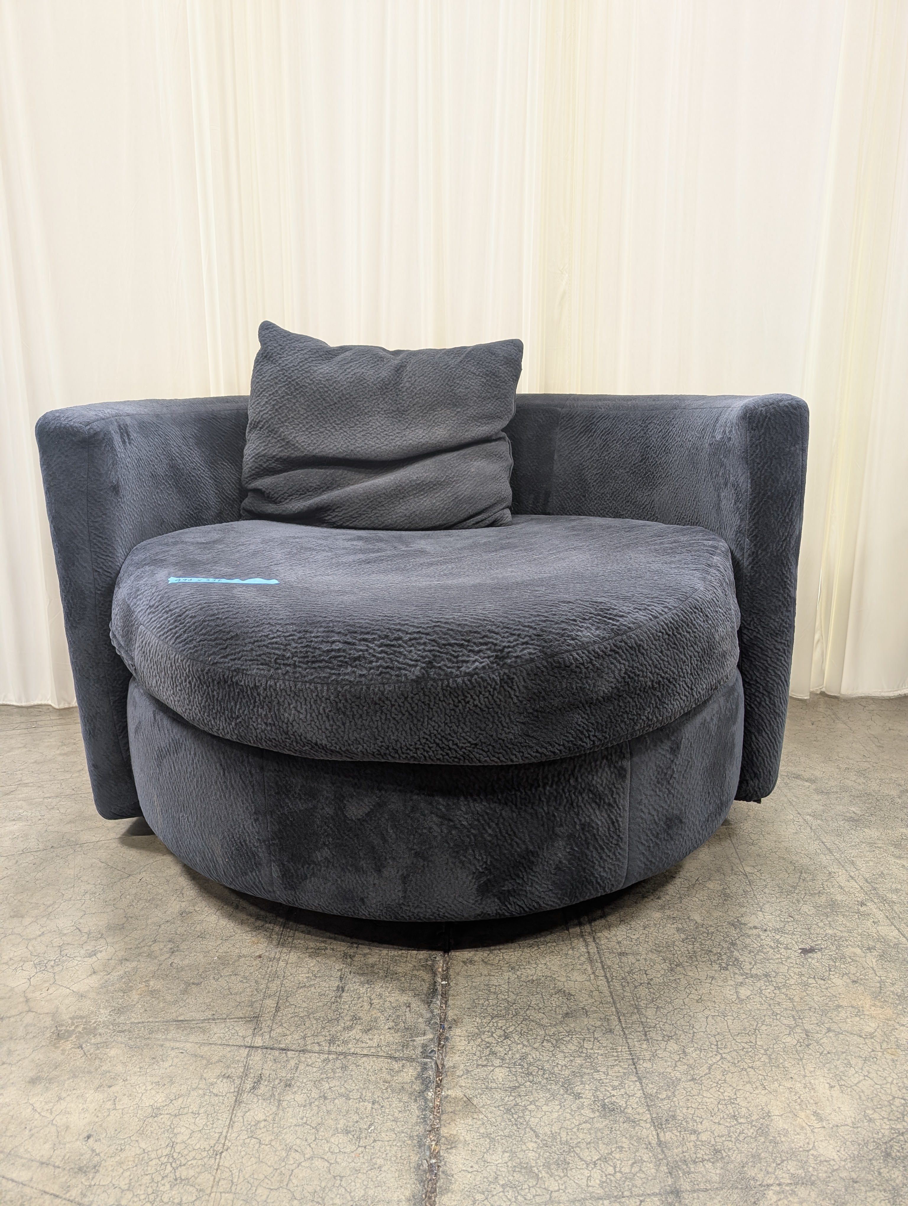 Mor Furniture Plush Grey Round Accent Chair