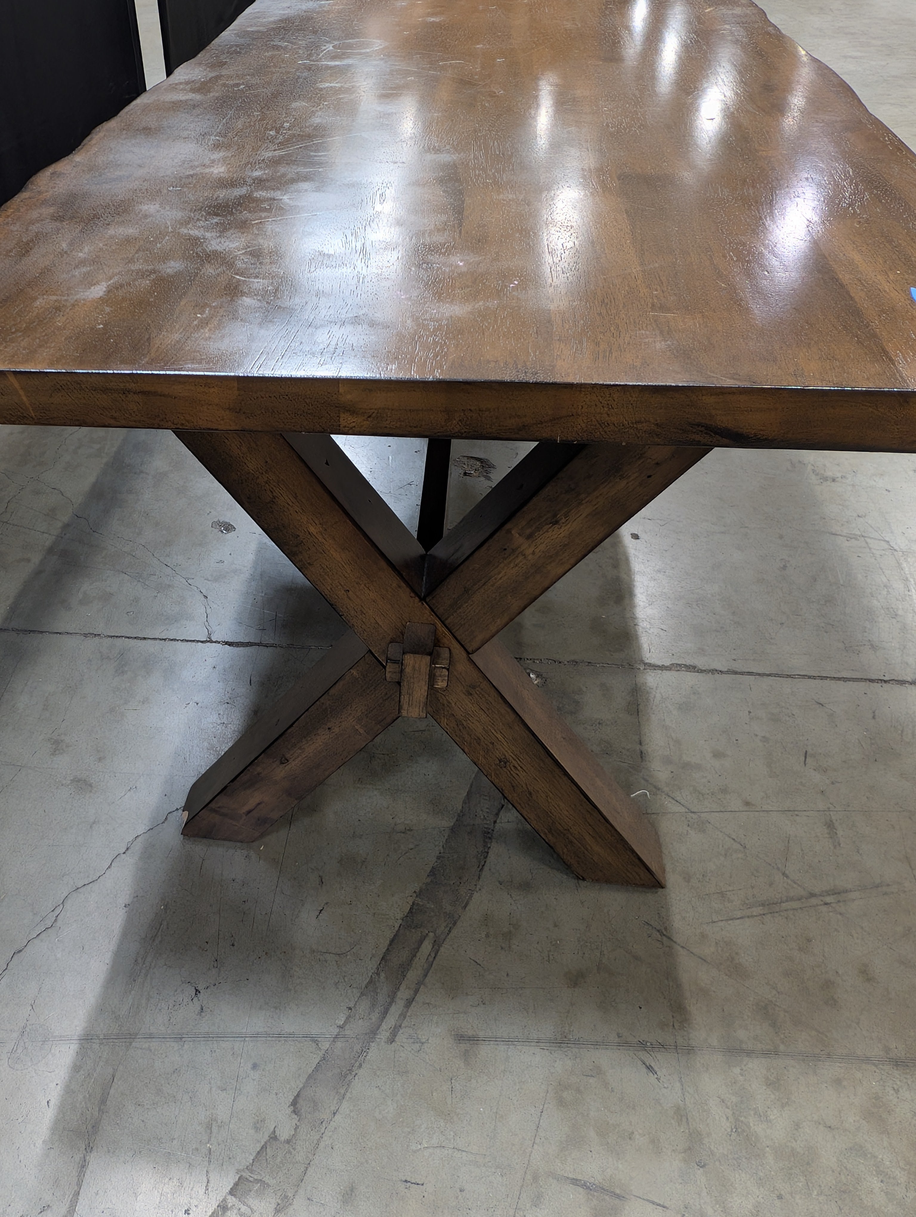 Rustic Solid Wood Accent Table with Scalloped Edge