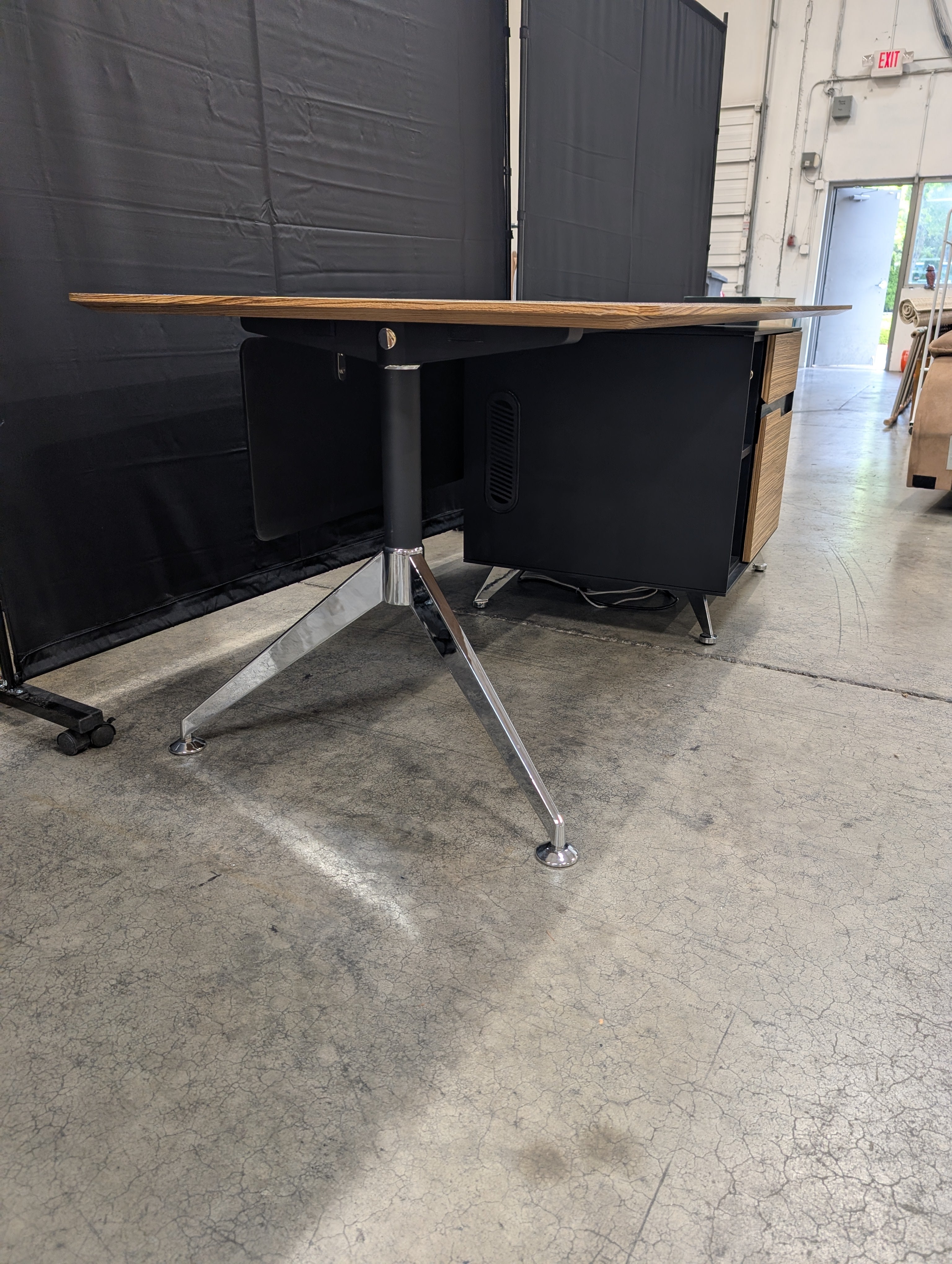 Modern Wood Grain Office Desk with Storage Cabinet