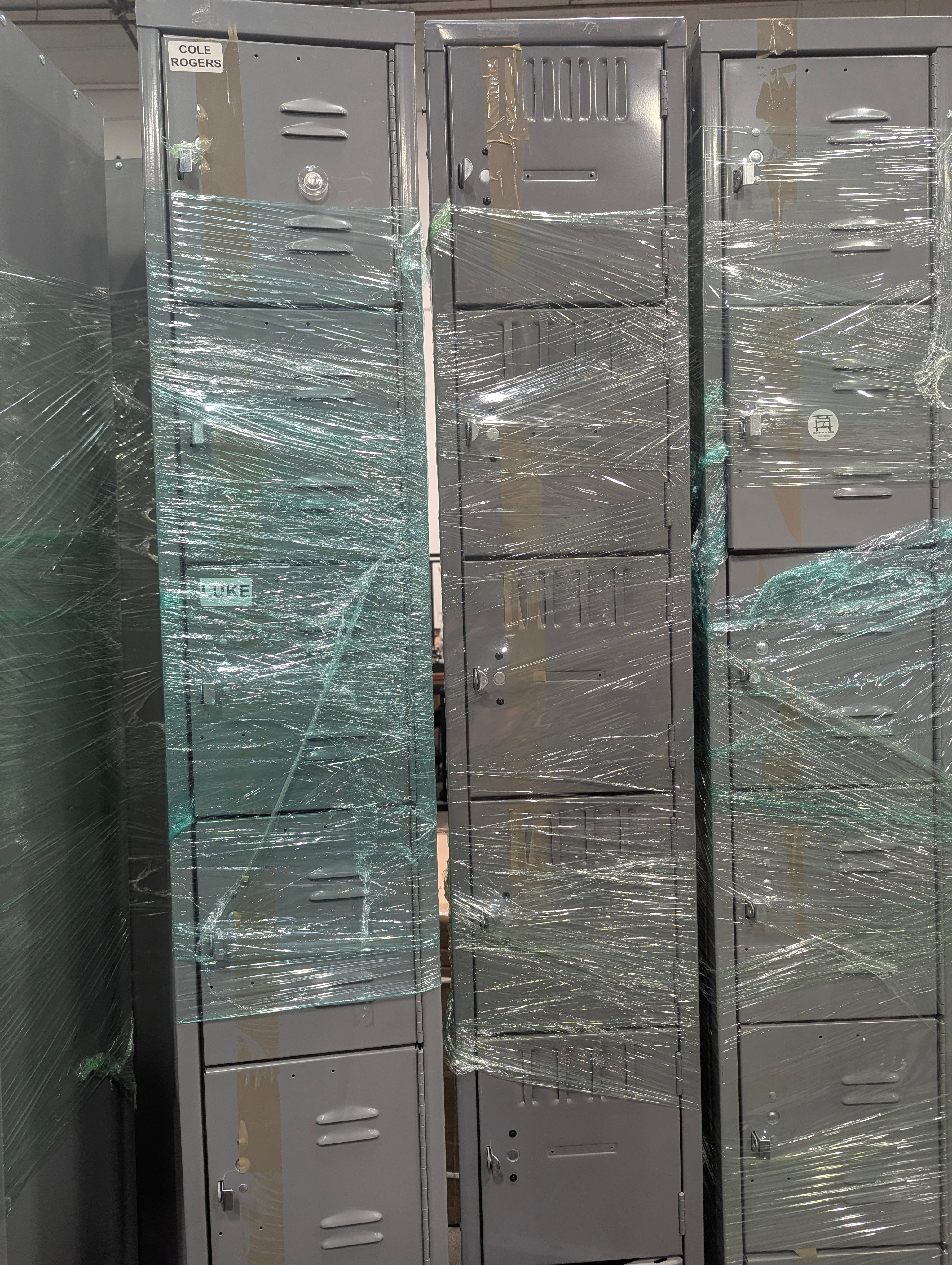 Industrial Grey Metal Multi-Compartment Locker Unit ( WAREHOUSE SALE)