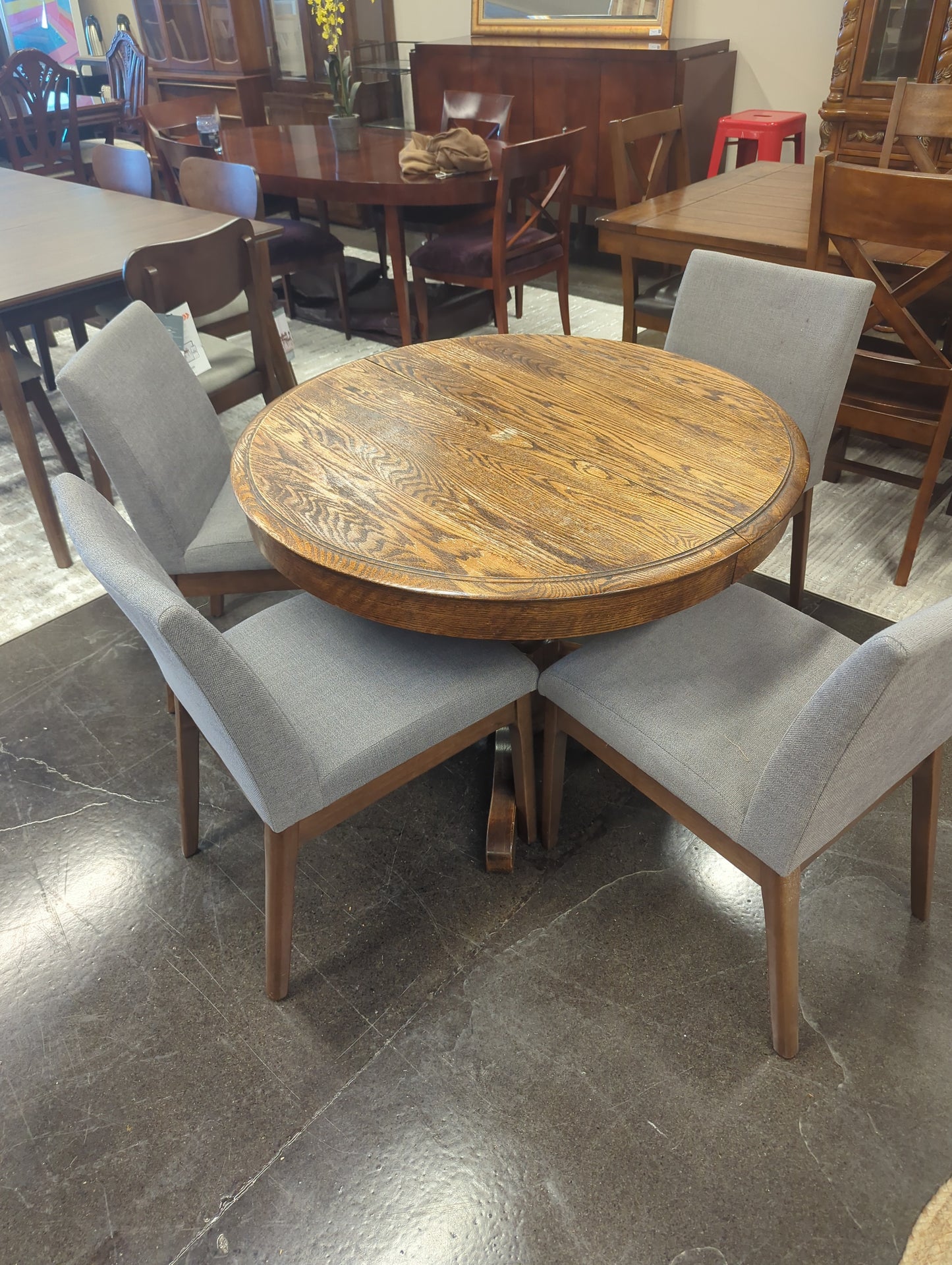Oval Solid Oak Dining Table – Needs Refinishing