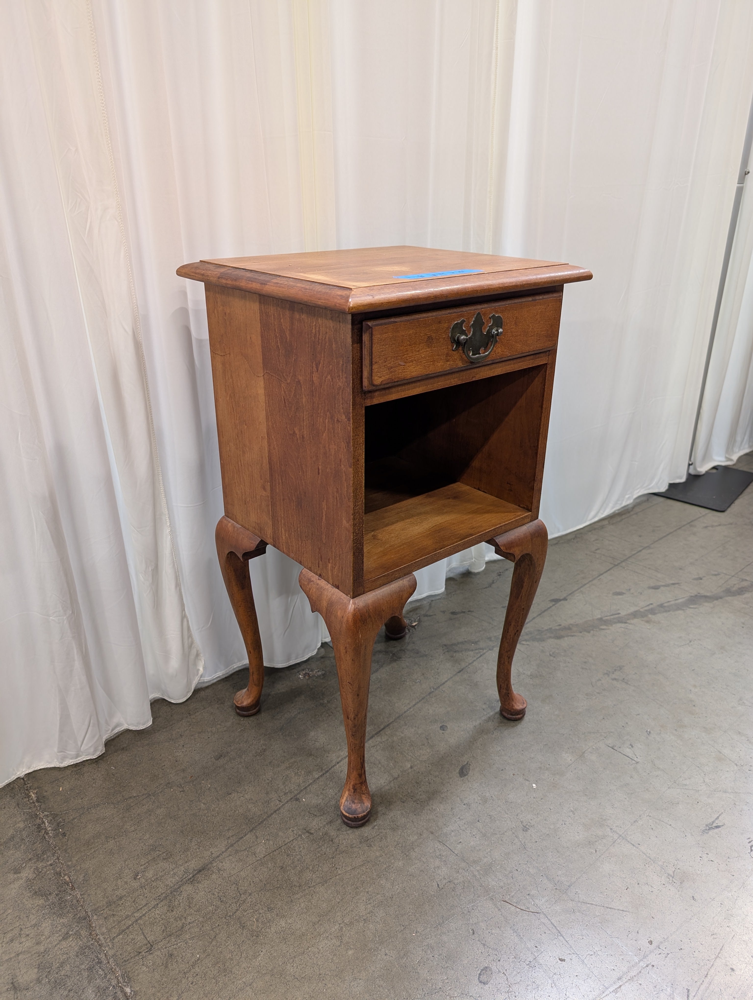 Queen Anne Style Wood Nightstand with Drawer