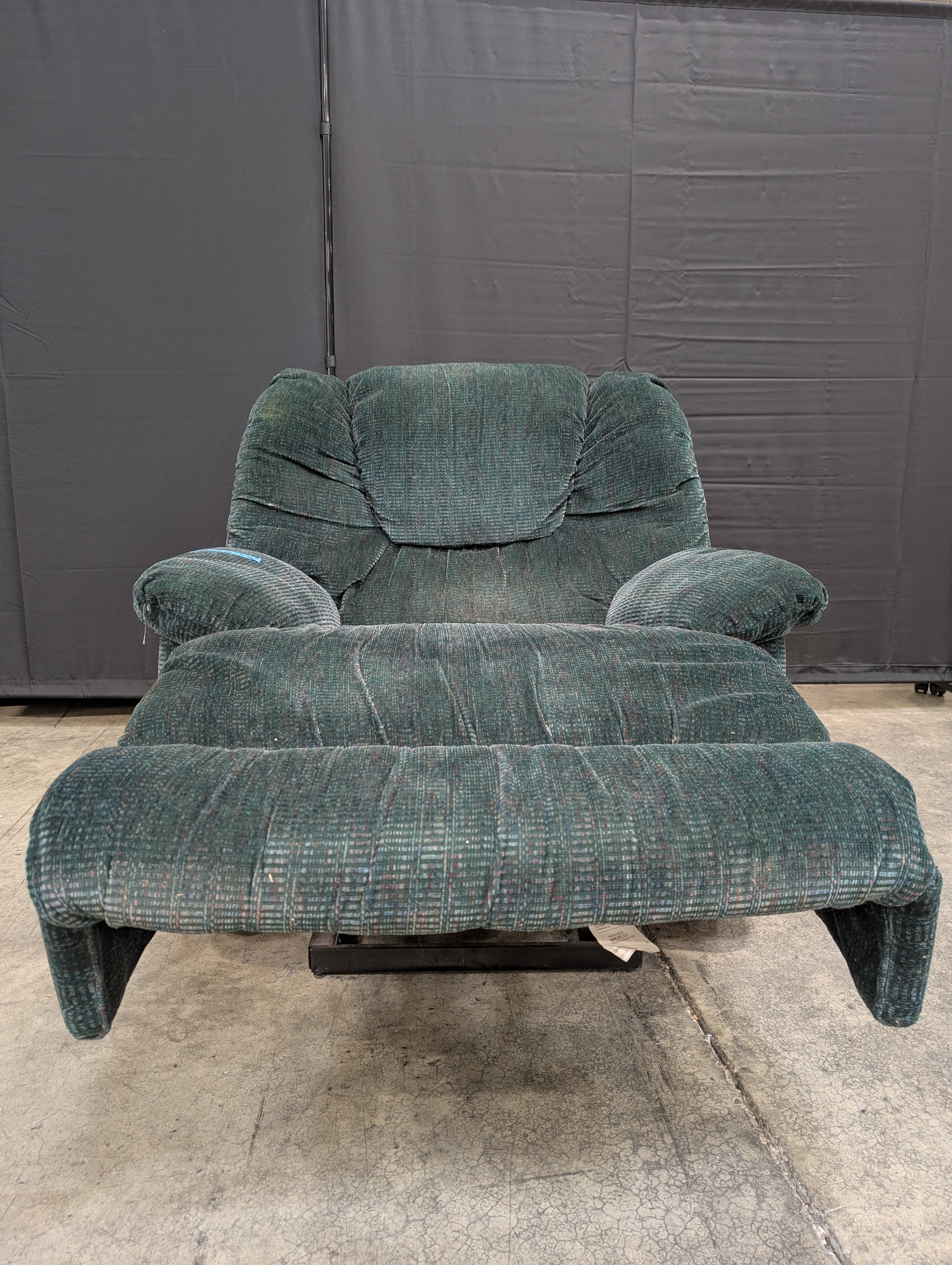 Plush Forest Green Recliner Armchair