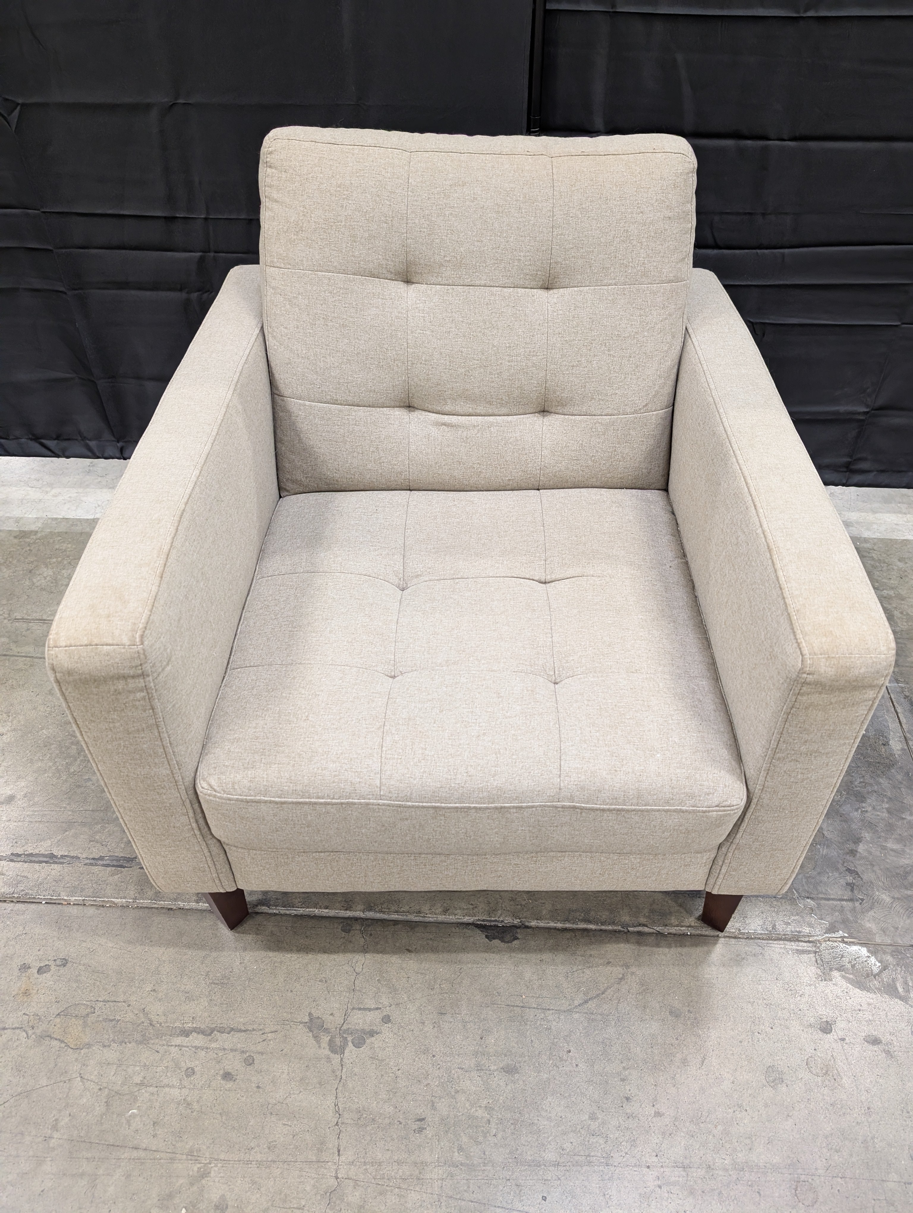Modern Tufted Fabric Accent Chair - Beige Upholstered Armchair