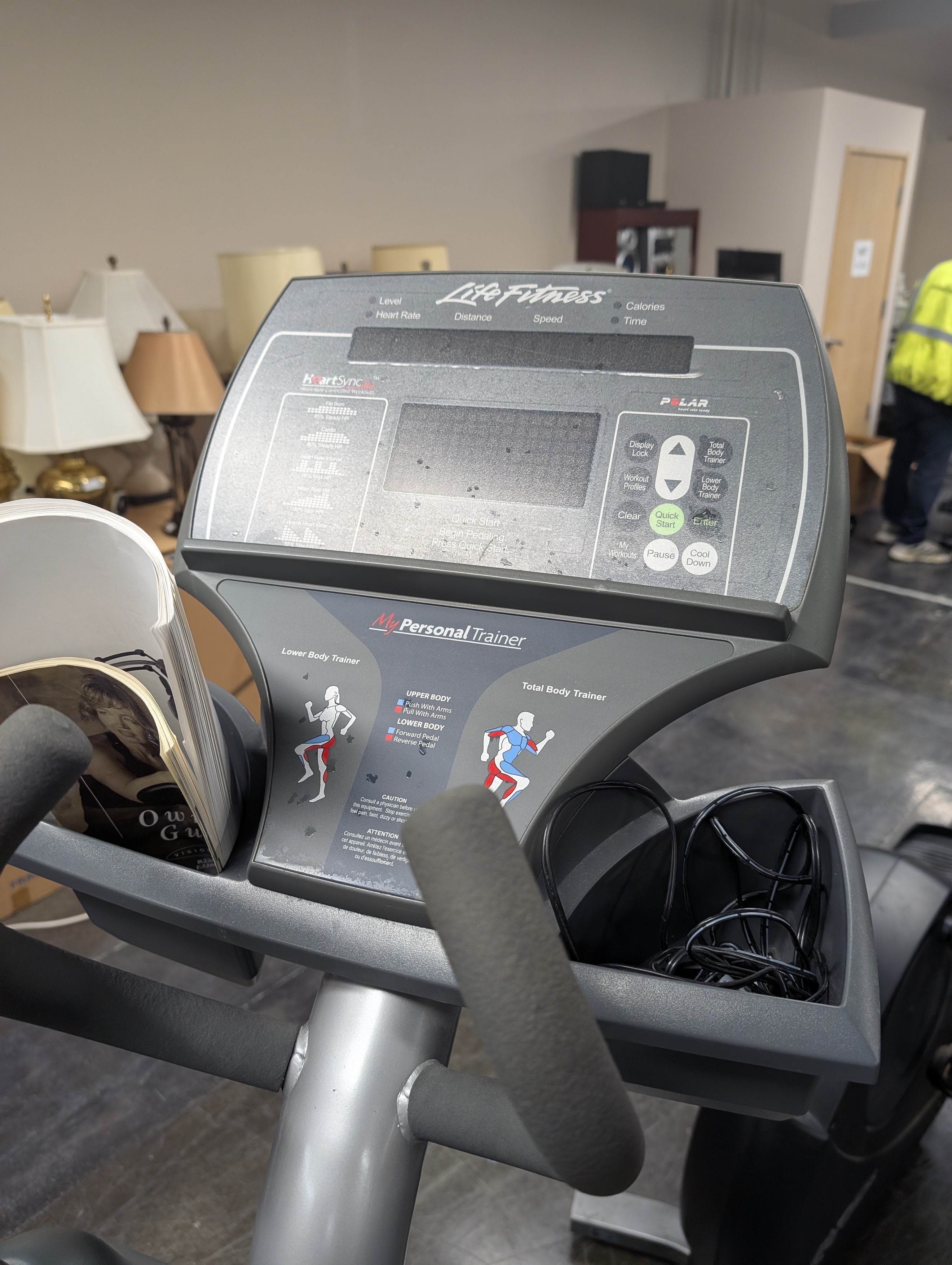 Life Fitness Club Series Elliptical Cross-Trainer Home Fitness Machine