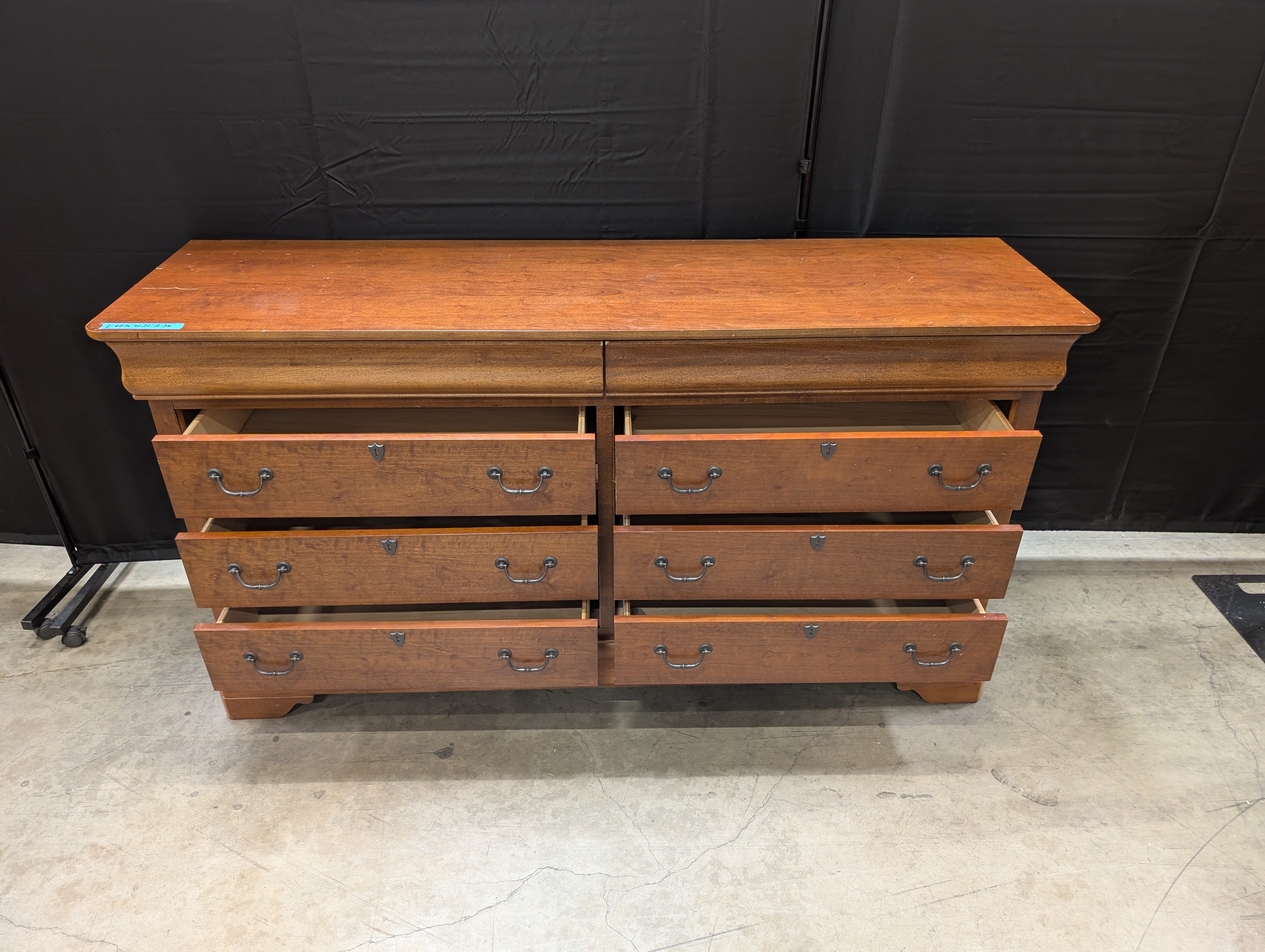 Bassett Traditional Eight-Drawer Wooden Dresser