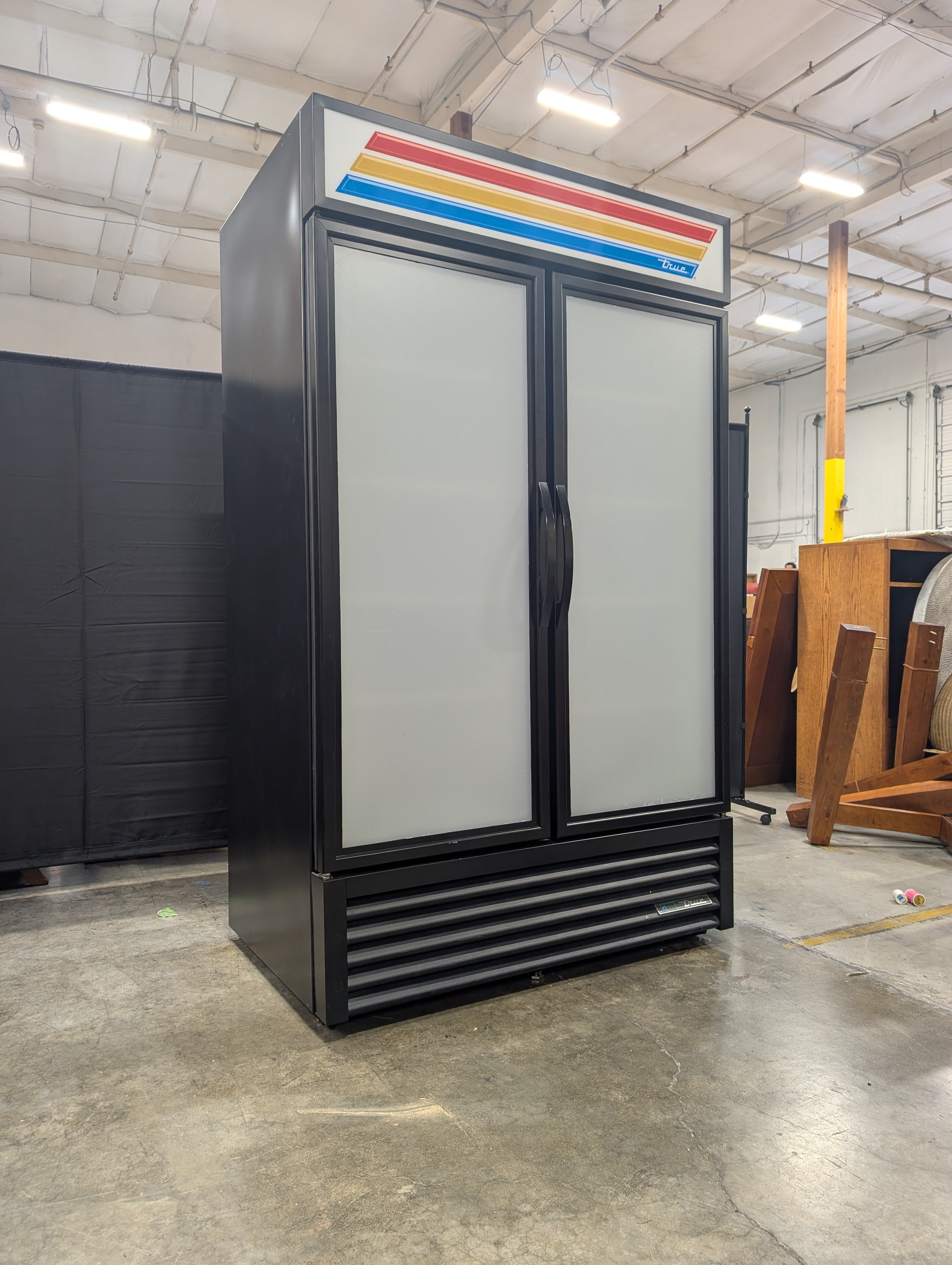 TRUE Commercial Double Glass Door Merchandiser