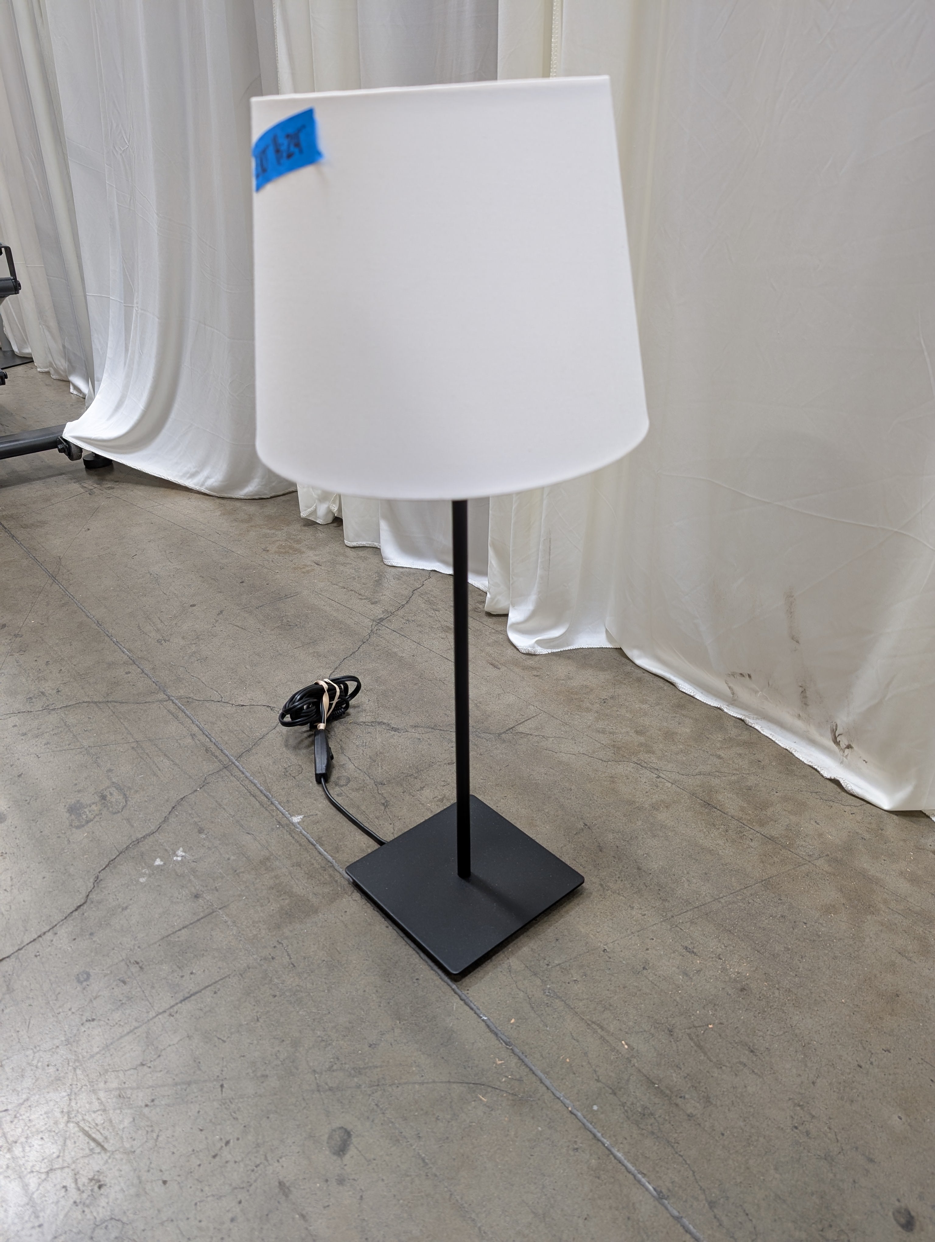 Minimalist Black Metal Table Lamp with White Shade