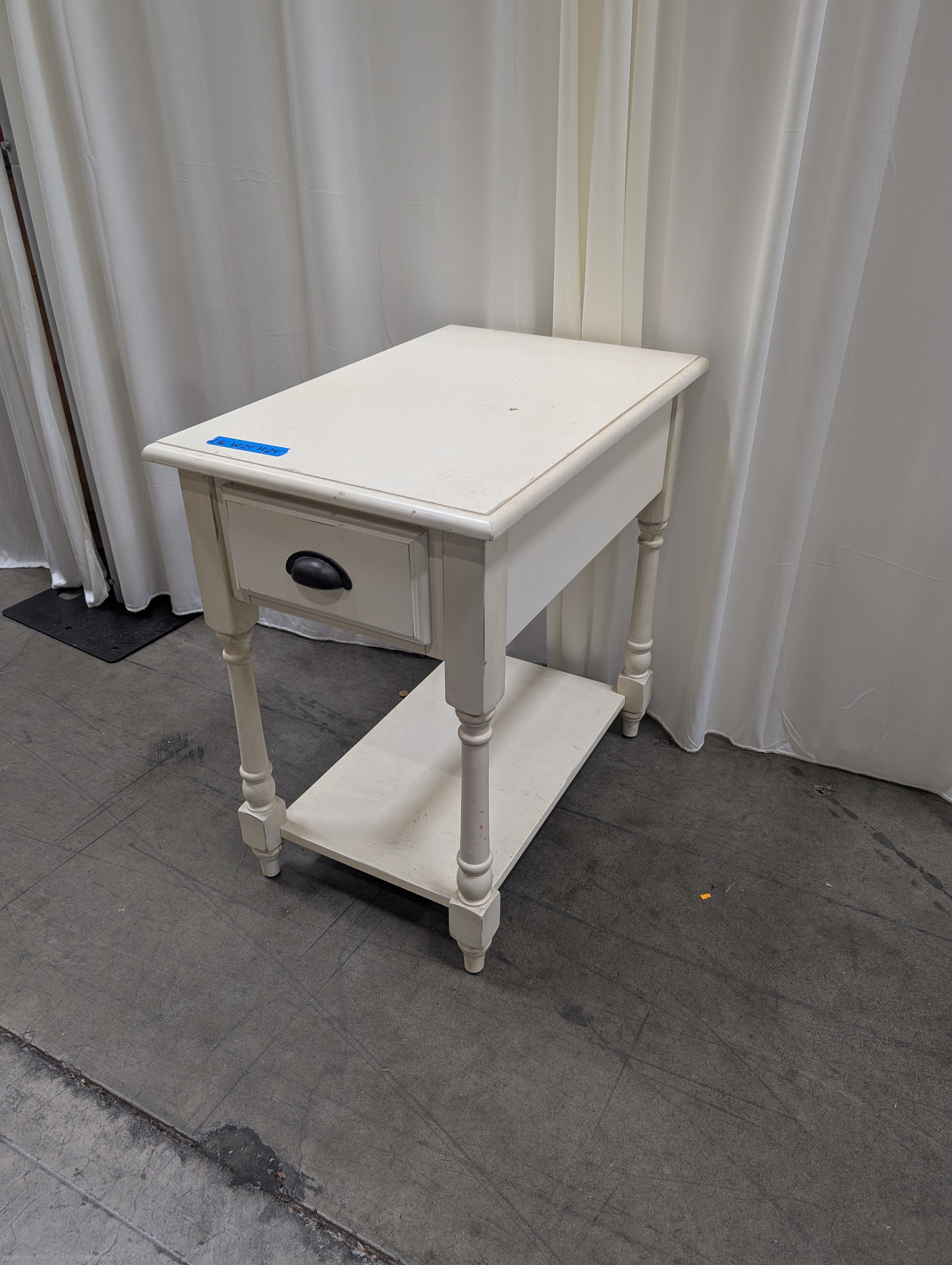 Off-White Cottage Style End Table with Turned Legs