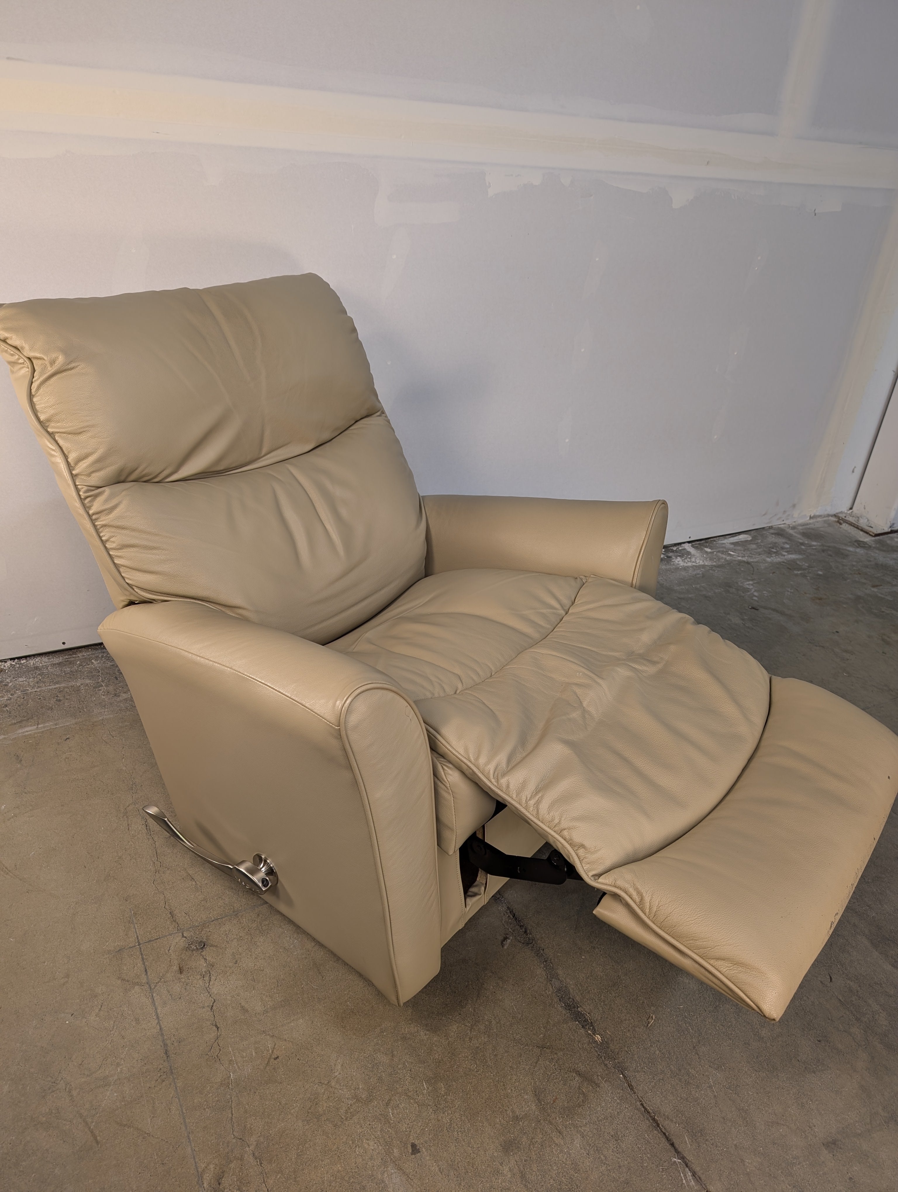La-Z-Boy Beige Leather Rocker Recliner Chair