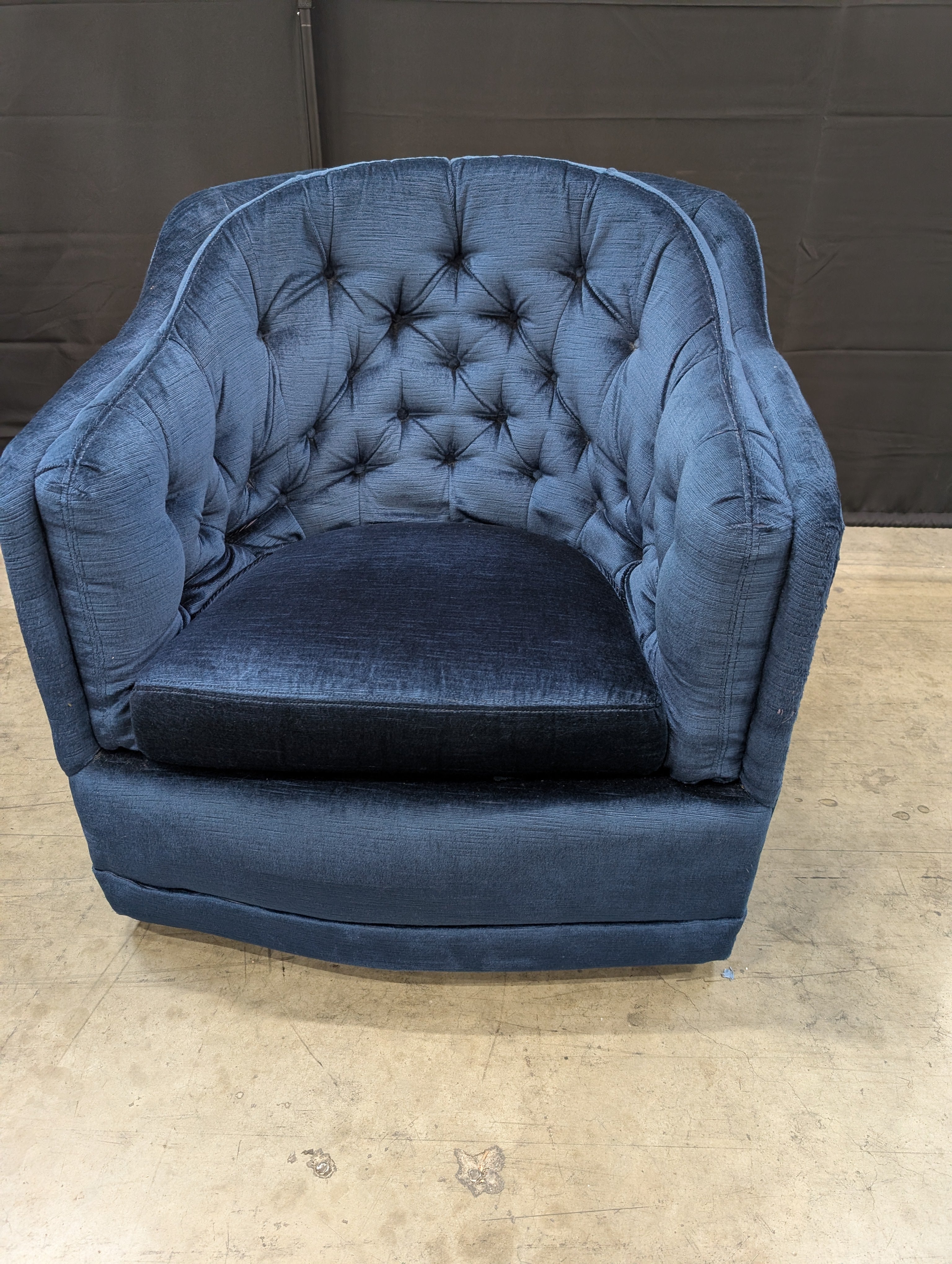 Deep Blue Velvet Tufted Barrel Accent Chair