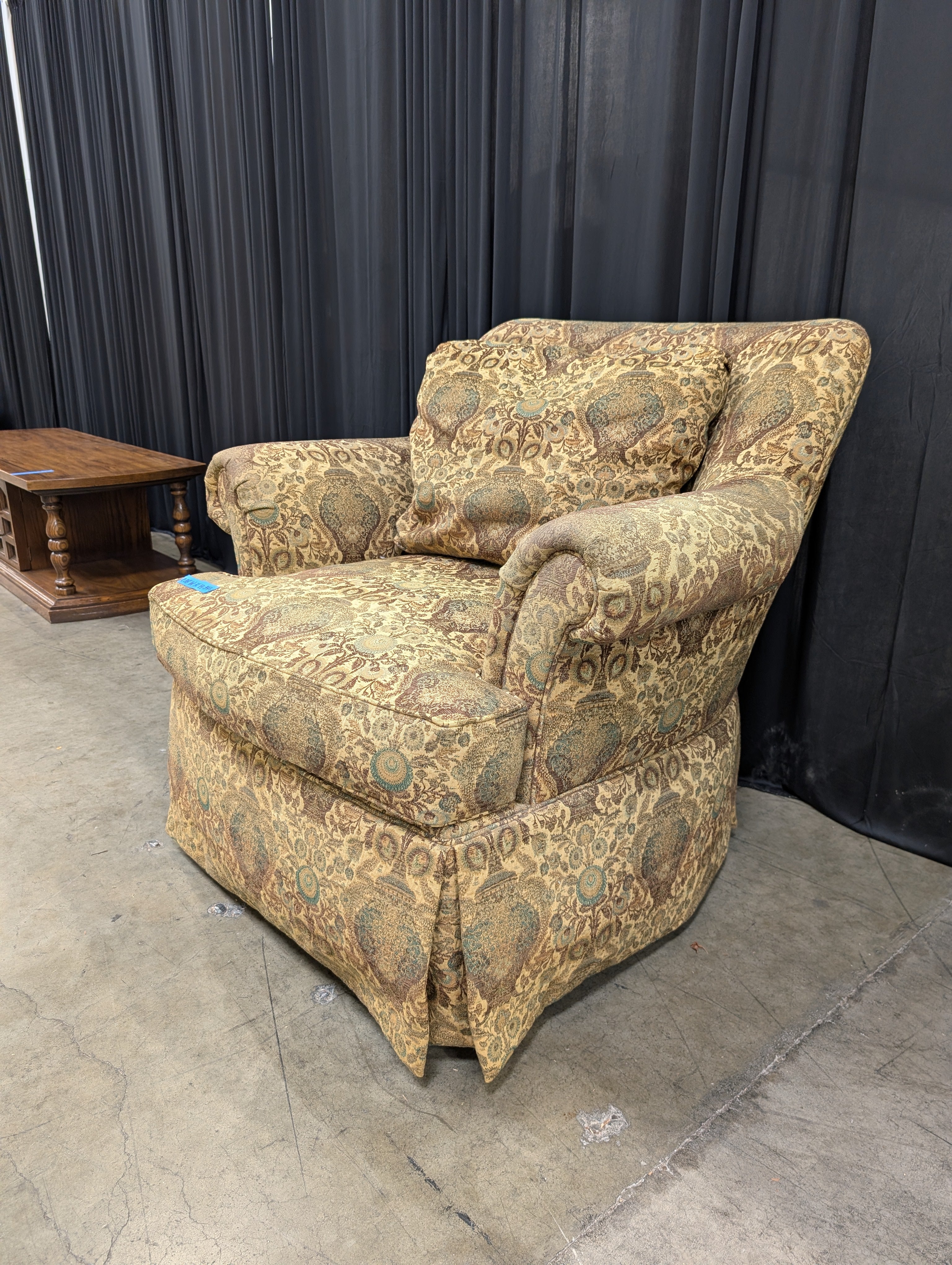 Traditional Multicolor Floral Upholstered Club Chair with matching pillow