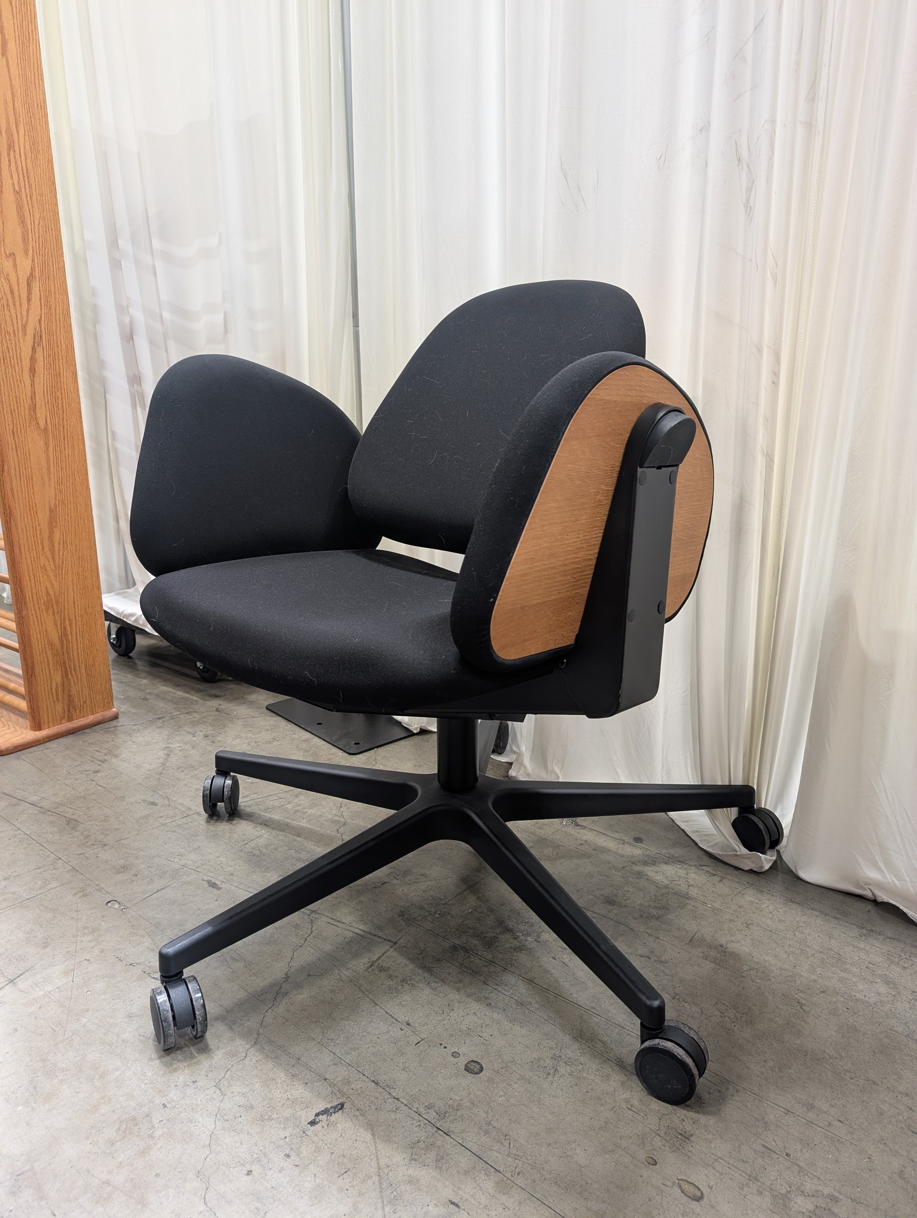 Beyou Black Fabric Upholstered Swivel Office Chair