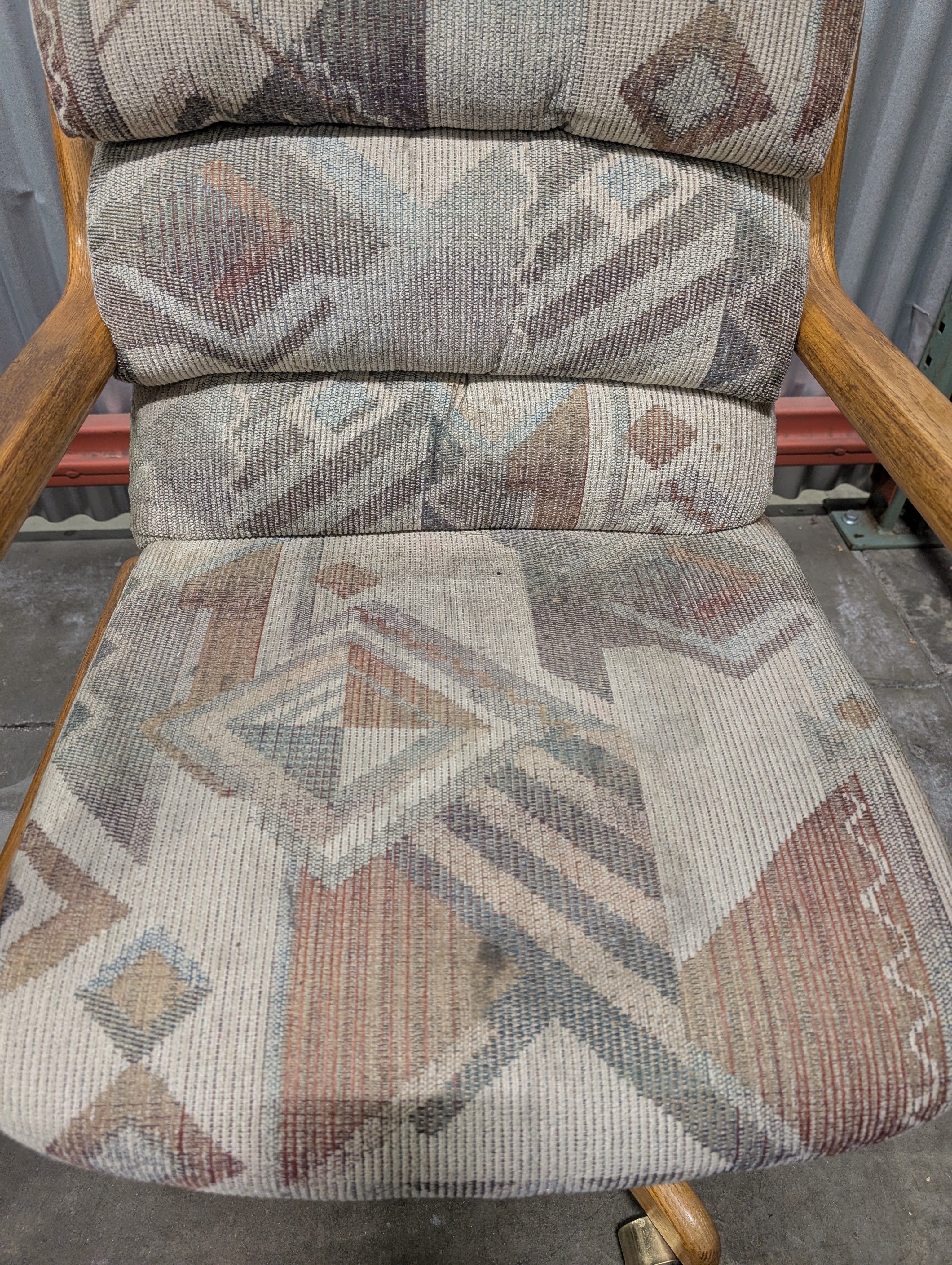 Retro Geometric Upholstered Office Chair with Curved Wooden Arms