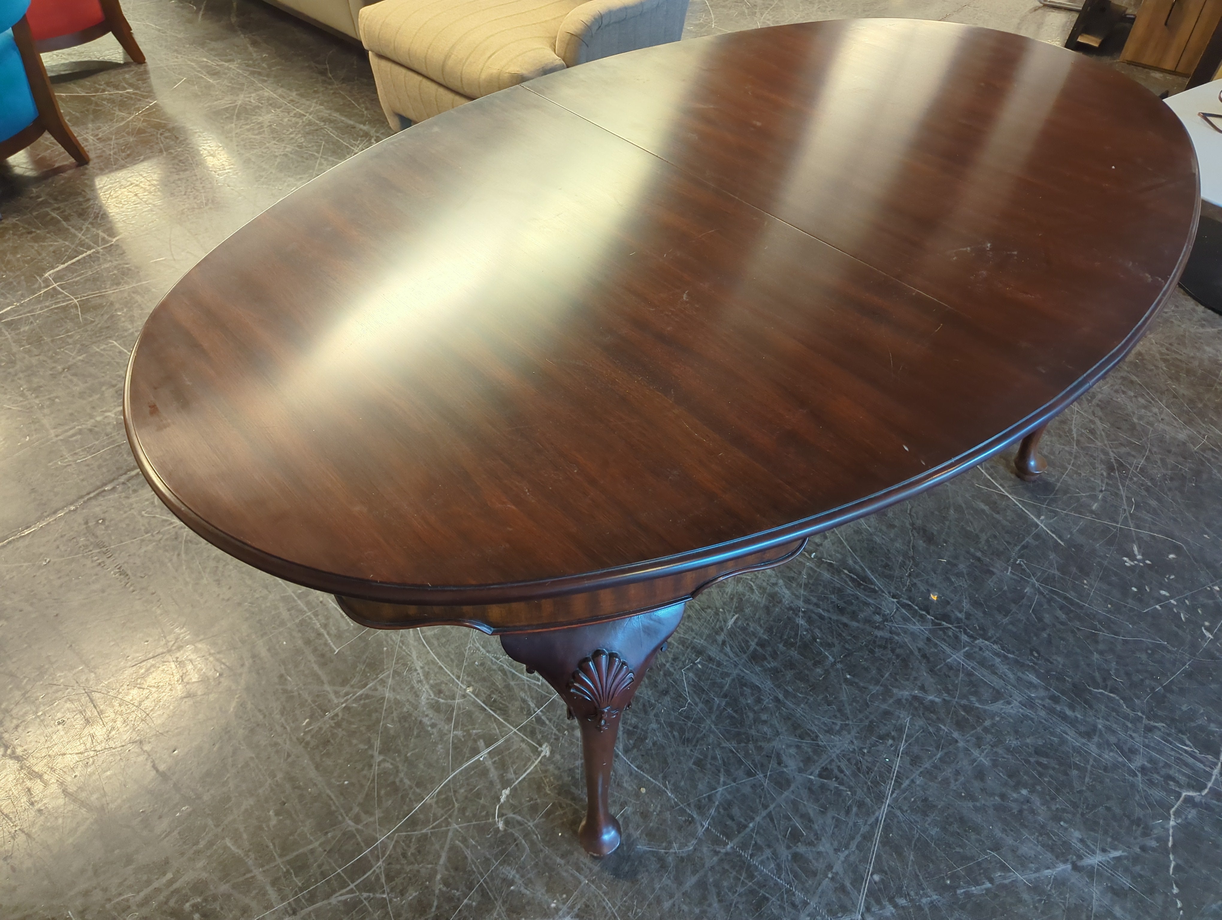 Henkel Harris Mahogany Dining Table with Leafs And Table Cover in Good Condition