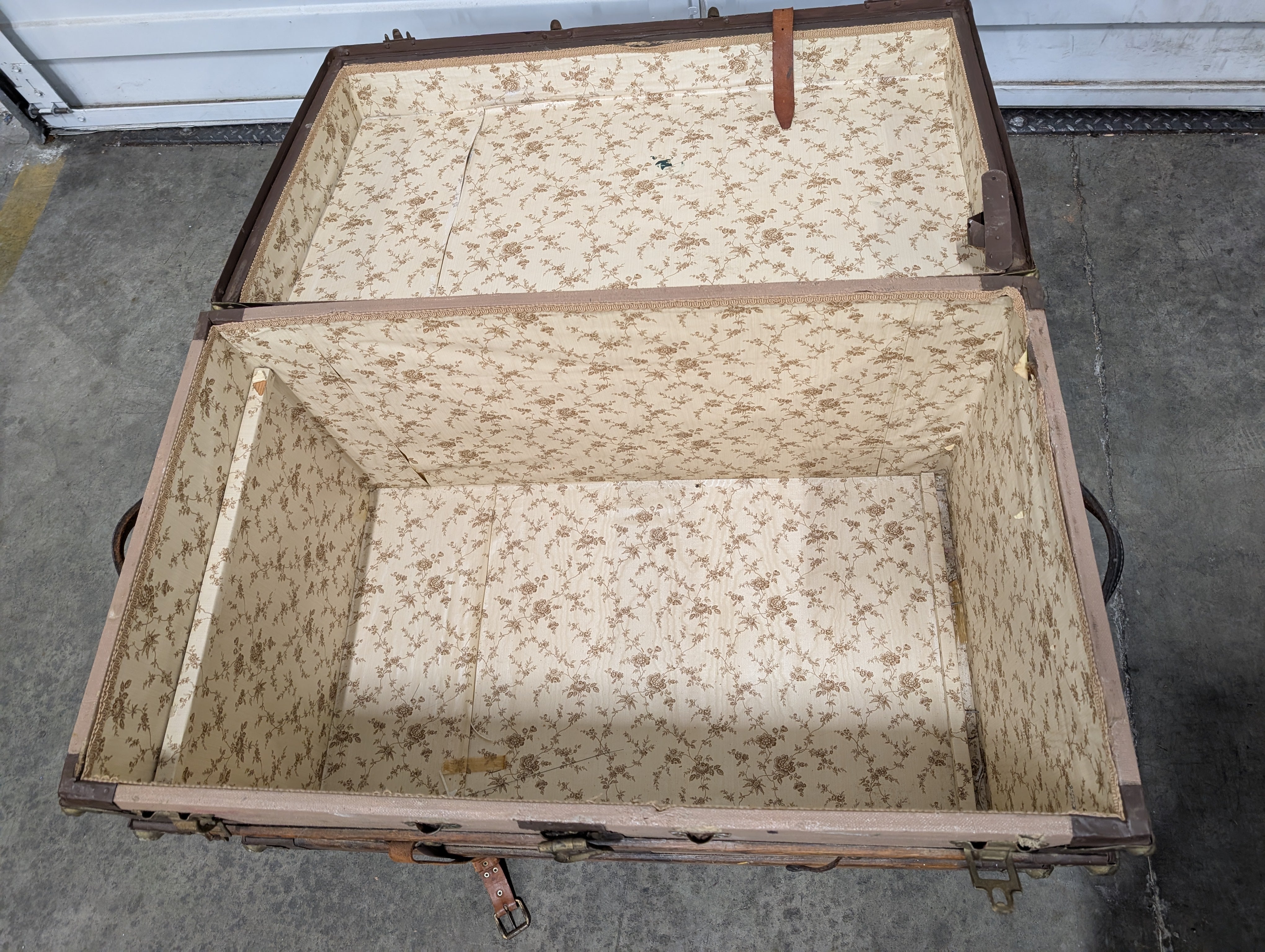 Vintage Style Wood and Metal Storage Trunk