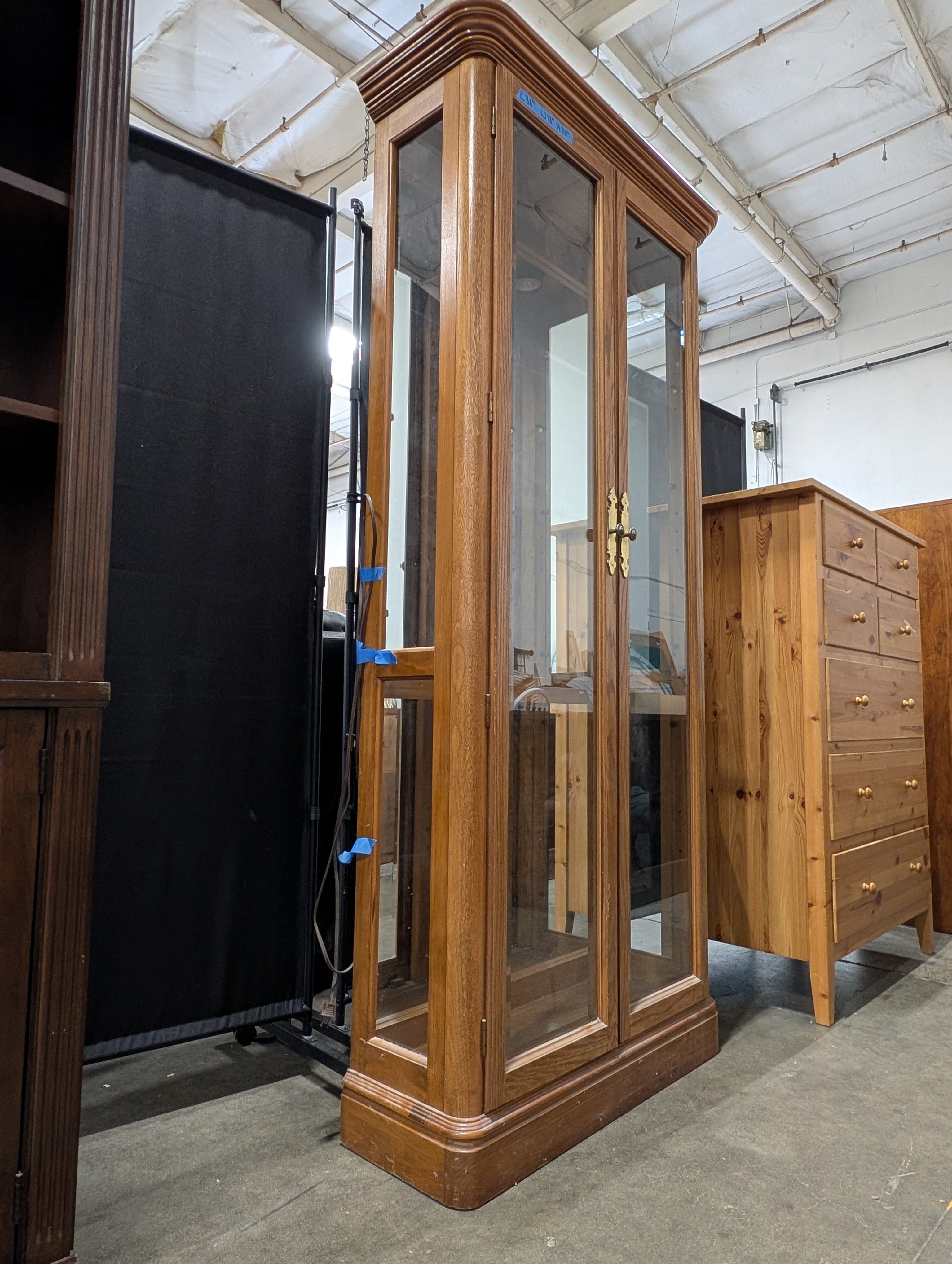 Hardwood Glass Door Display Cabinet with Interior Shelves