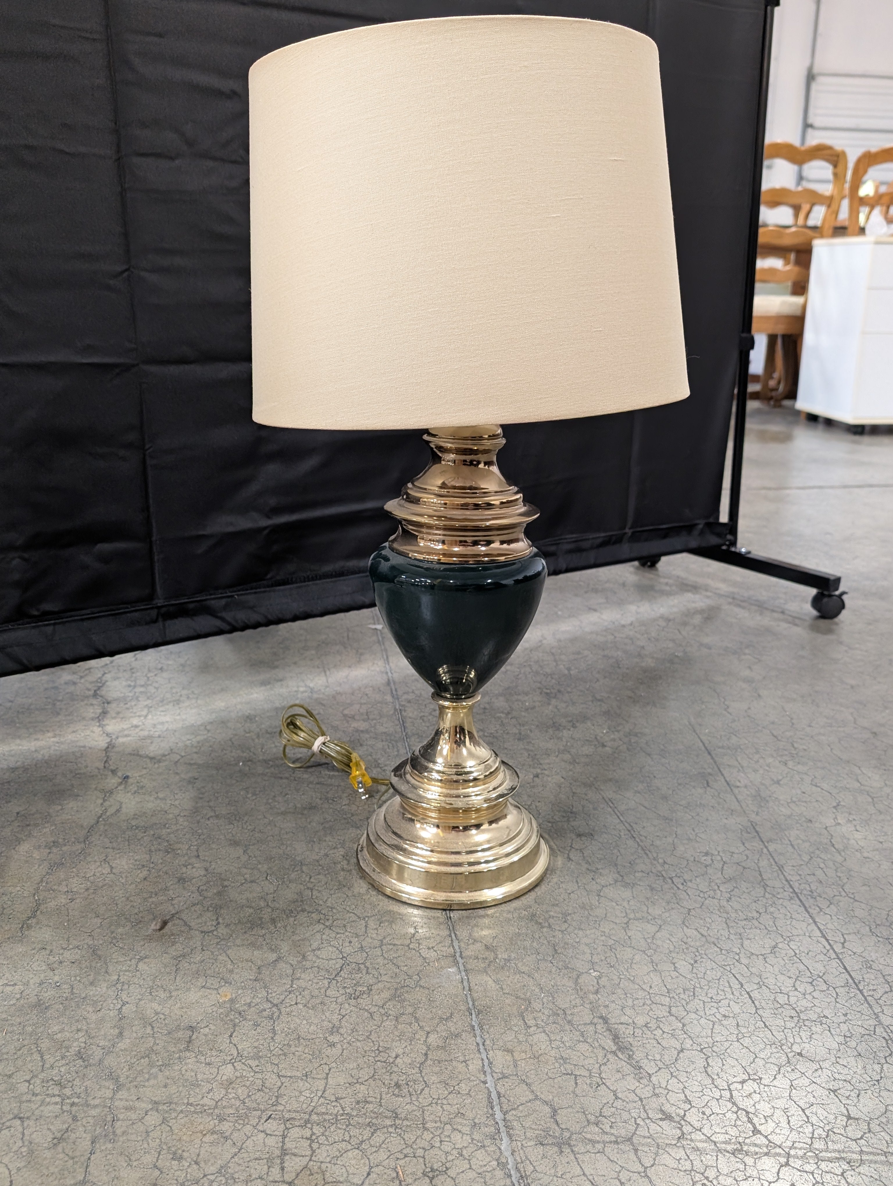 Vintage-Inspired Brass and Dark Green Urn Table Lamp