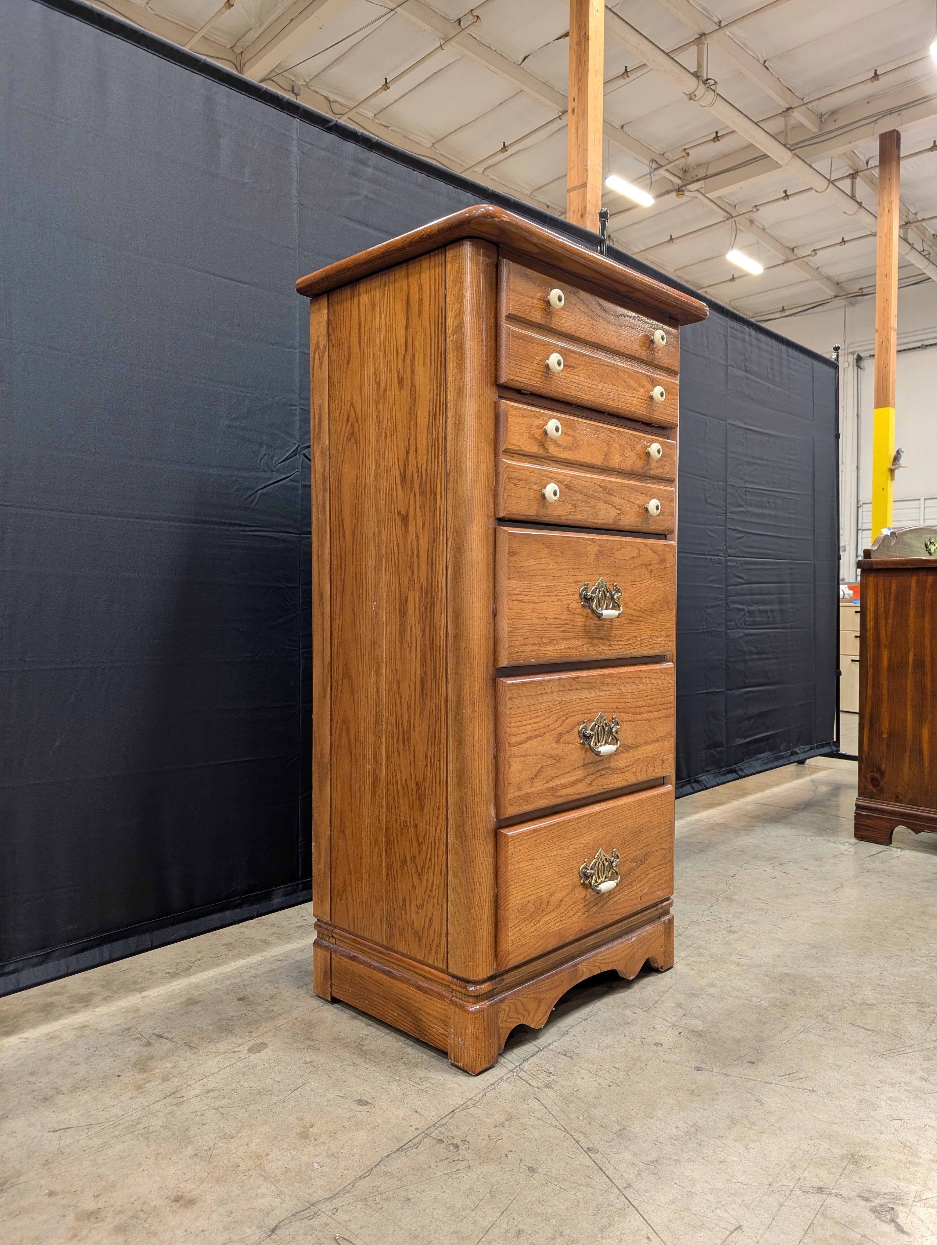 Bassett Traditional Wood Lingerie Chest with Vanity Top