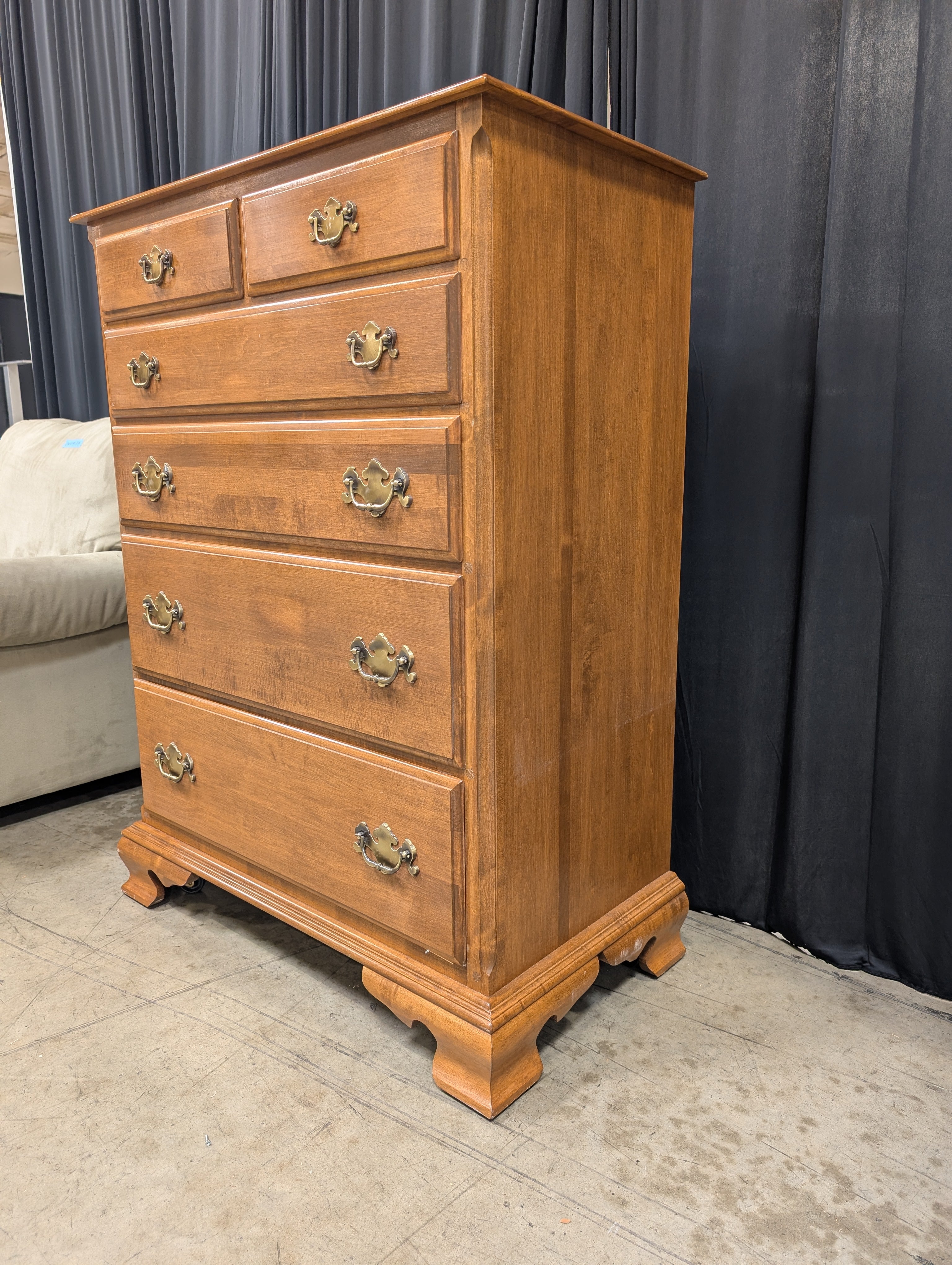 Traditional Ethan Allen Six-Drawer Dresser in Warm Wood