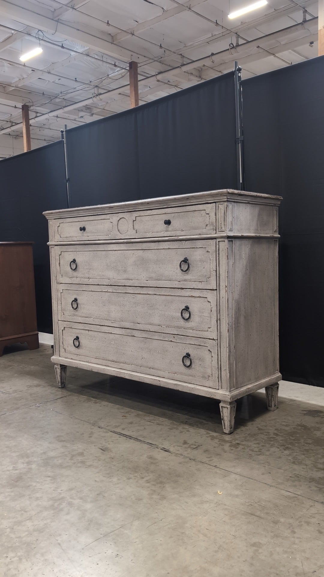 Bassett Furniture Verona 4-Drawer Rustic Farmhouse Style Distressed Wood Dresser