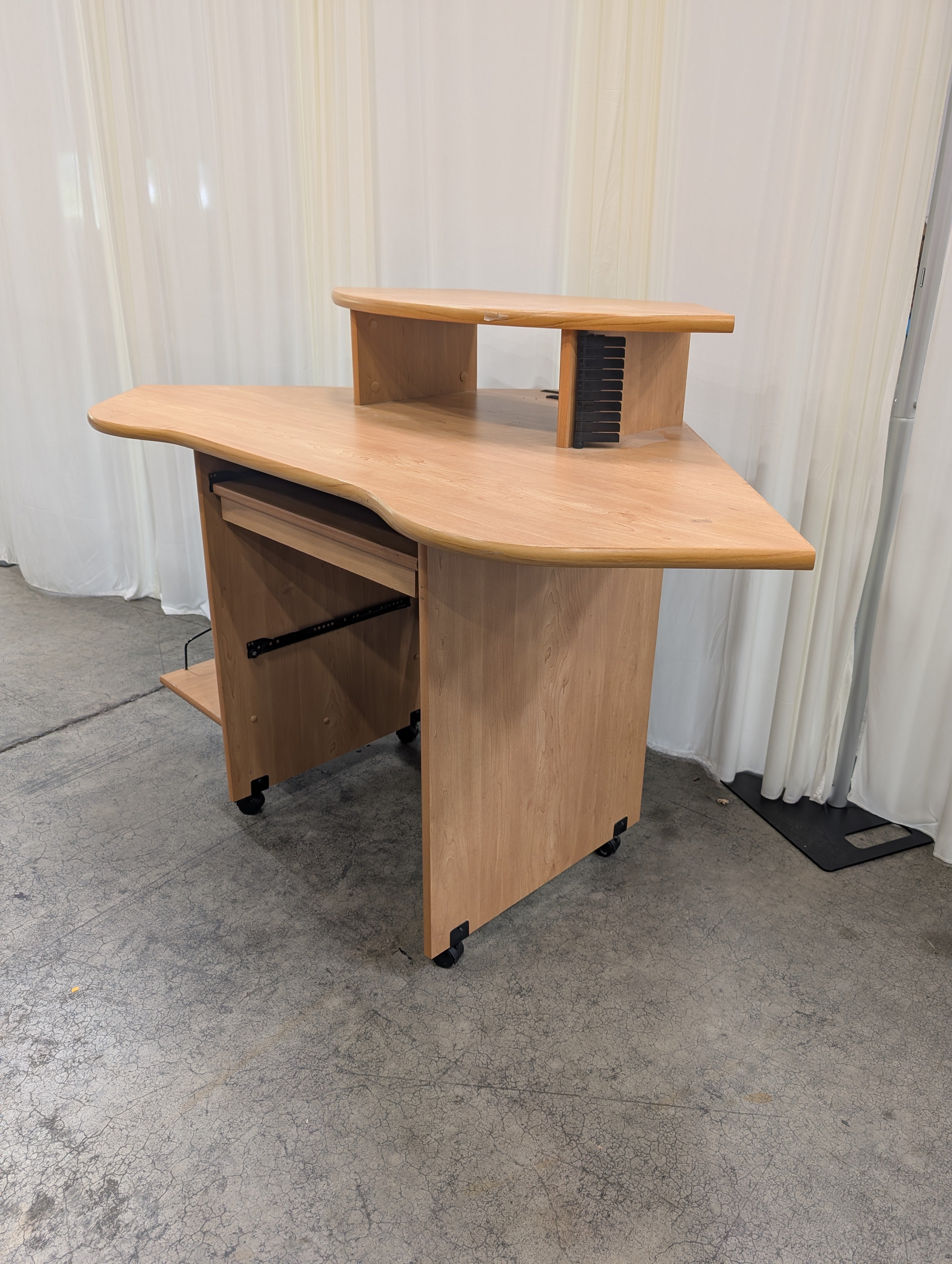 ePart Light Wood Computer Desk with Keyboard Tray