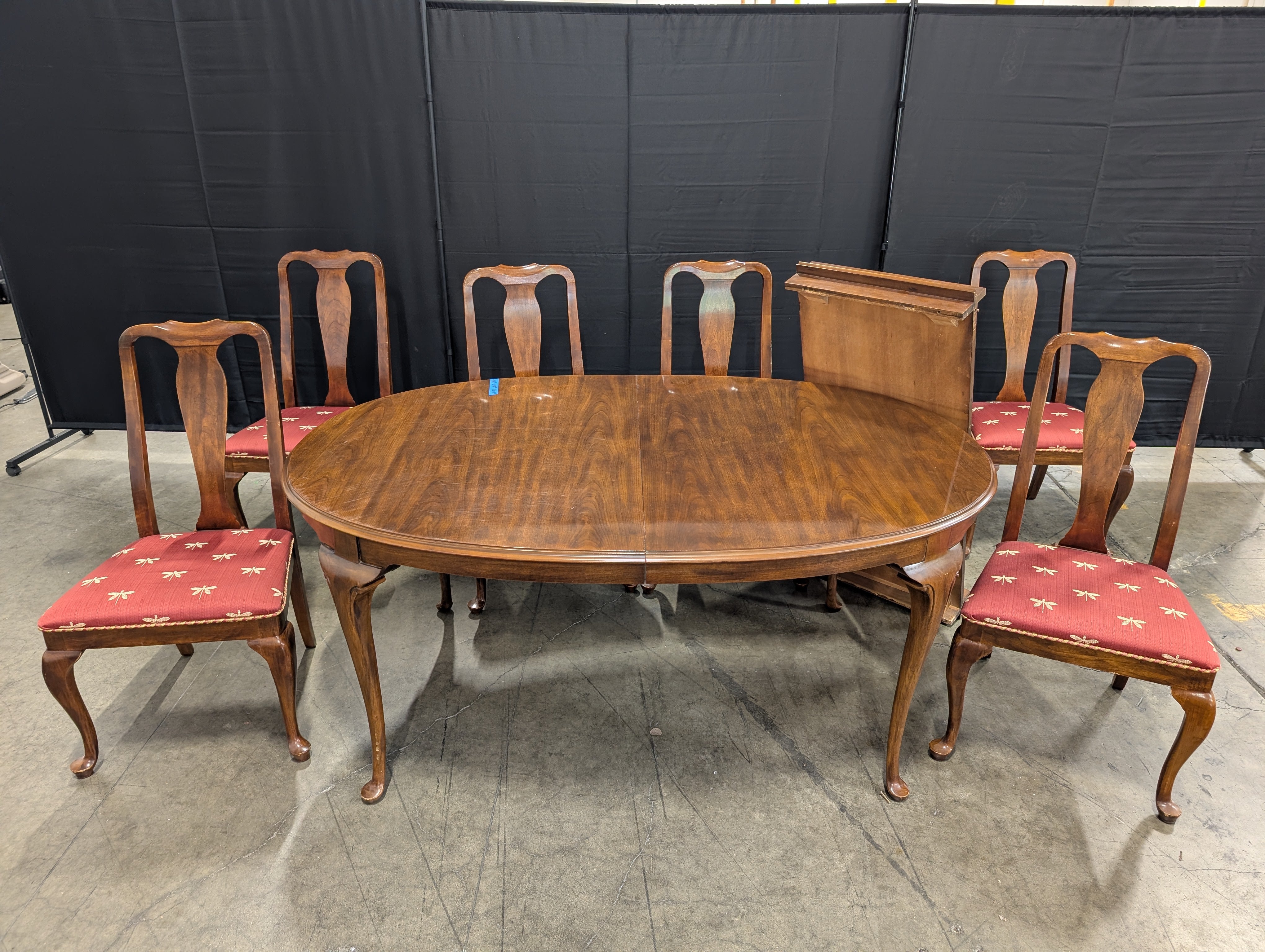 Drexel Traditional Dark Wood Oval Dining Table with Dragonfly Upholstered Chairs
