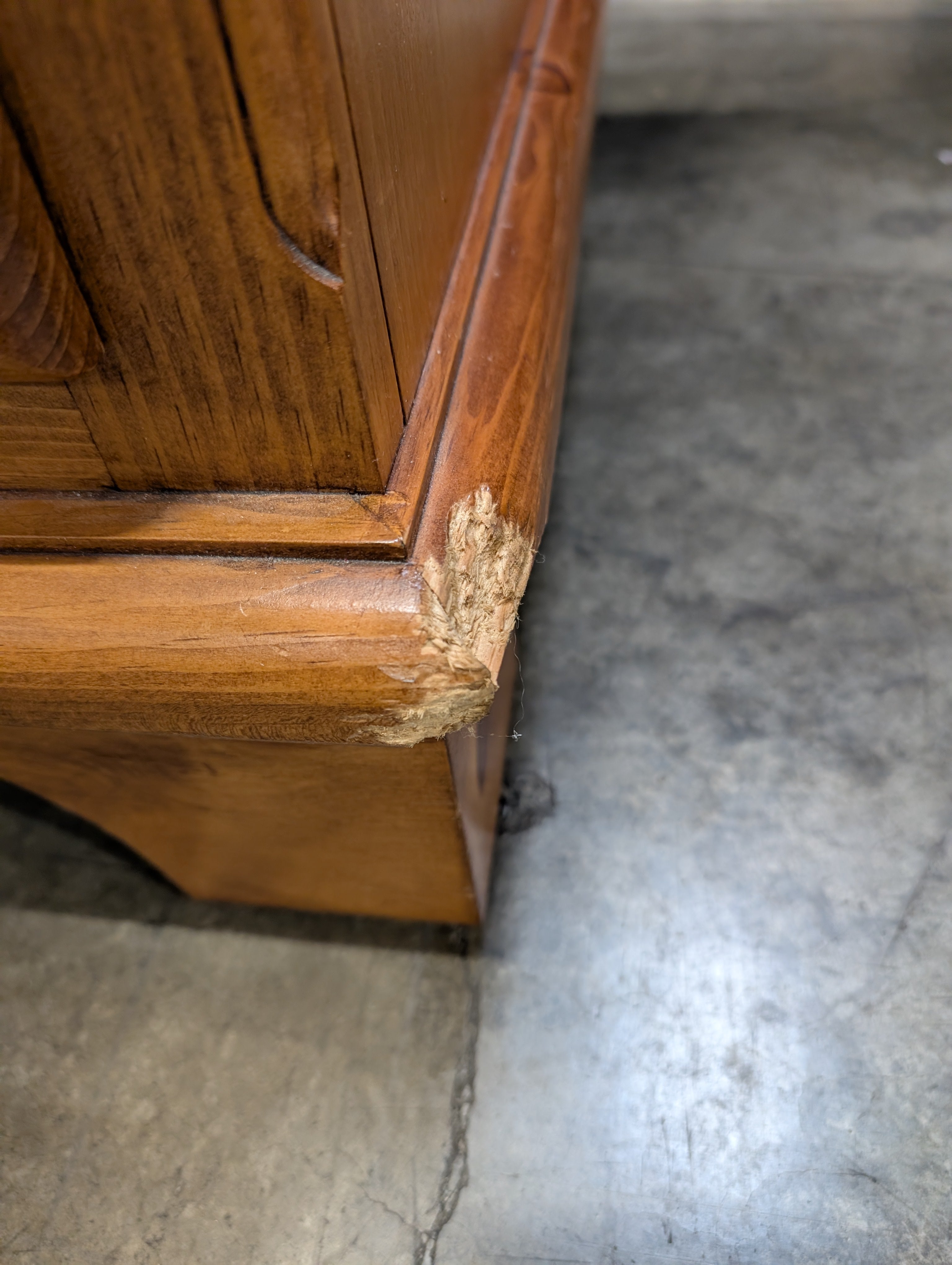 Solid Wood Six-Drawer Chest with Warm Honey Finish