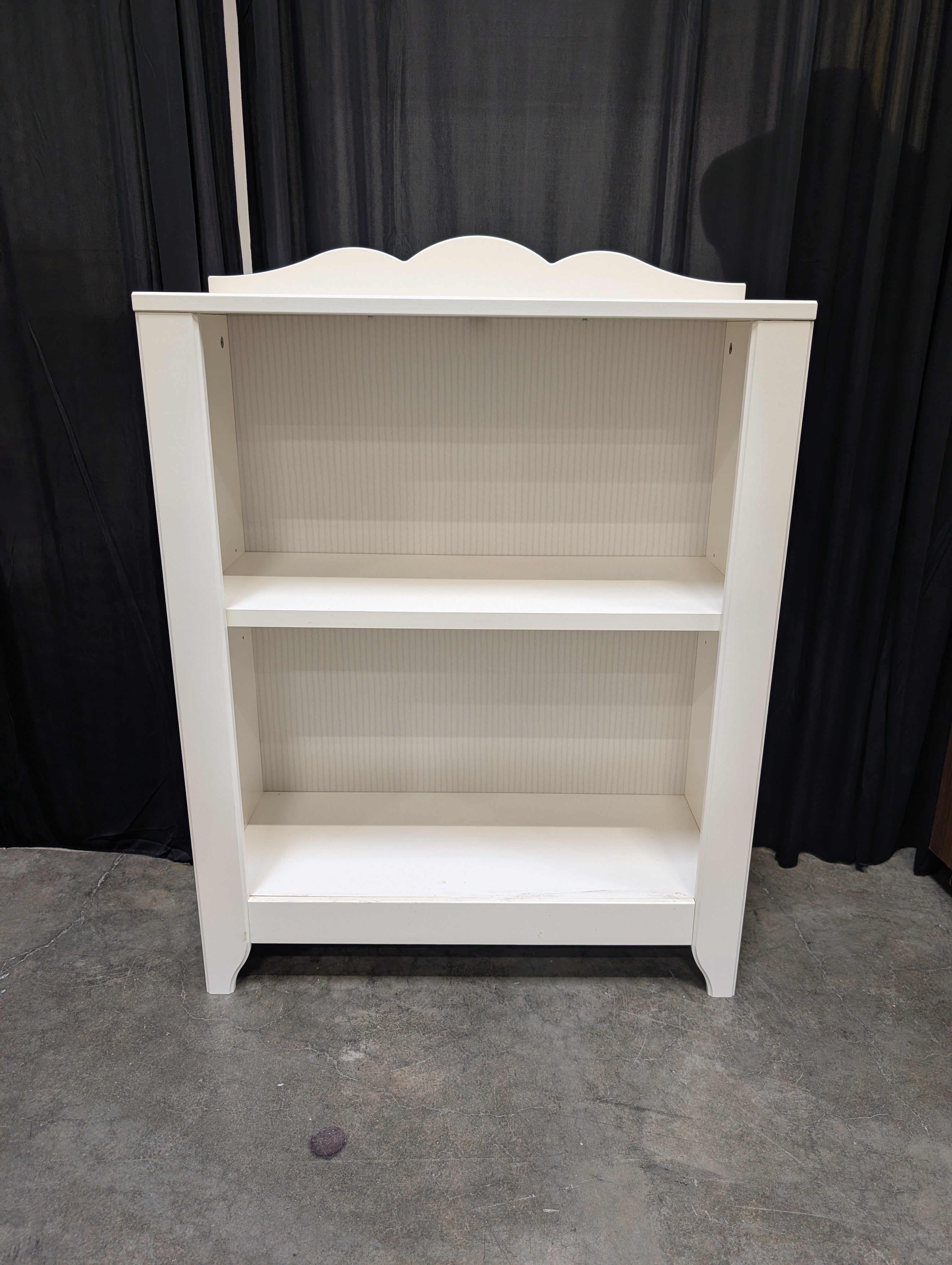 Cream Wood Bookcase with Scalloped Top