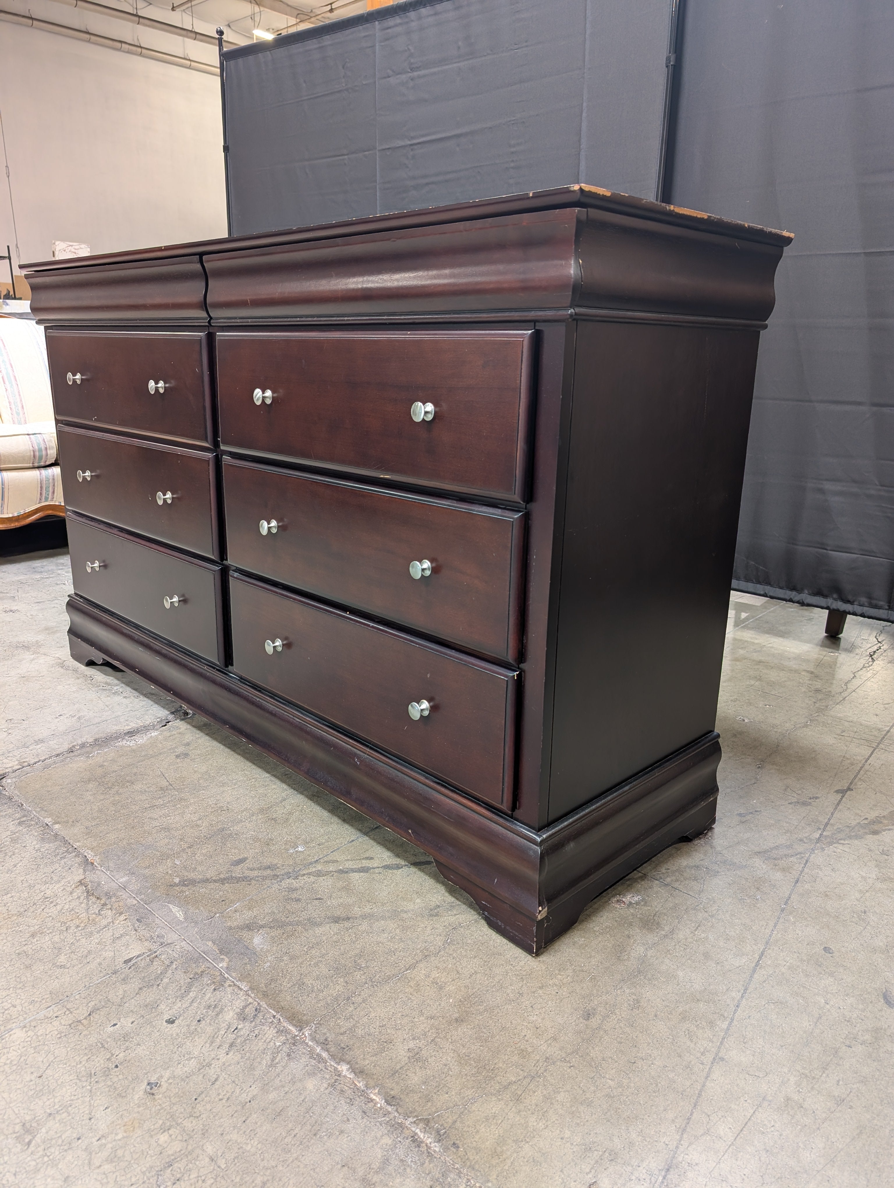 Classic Dark Wood Six-Drawer Dresser
