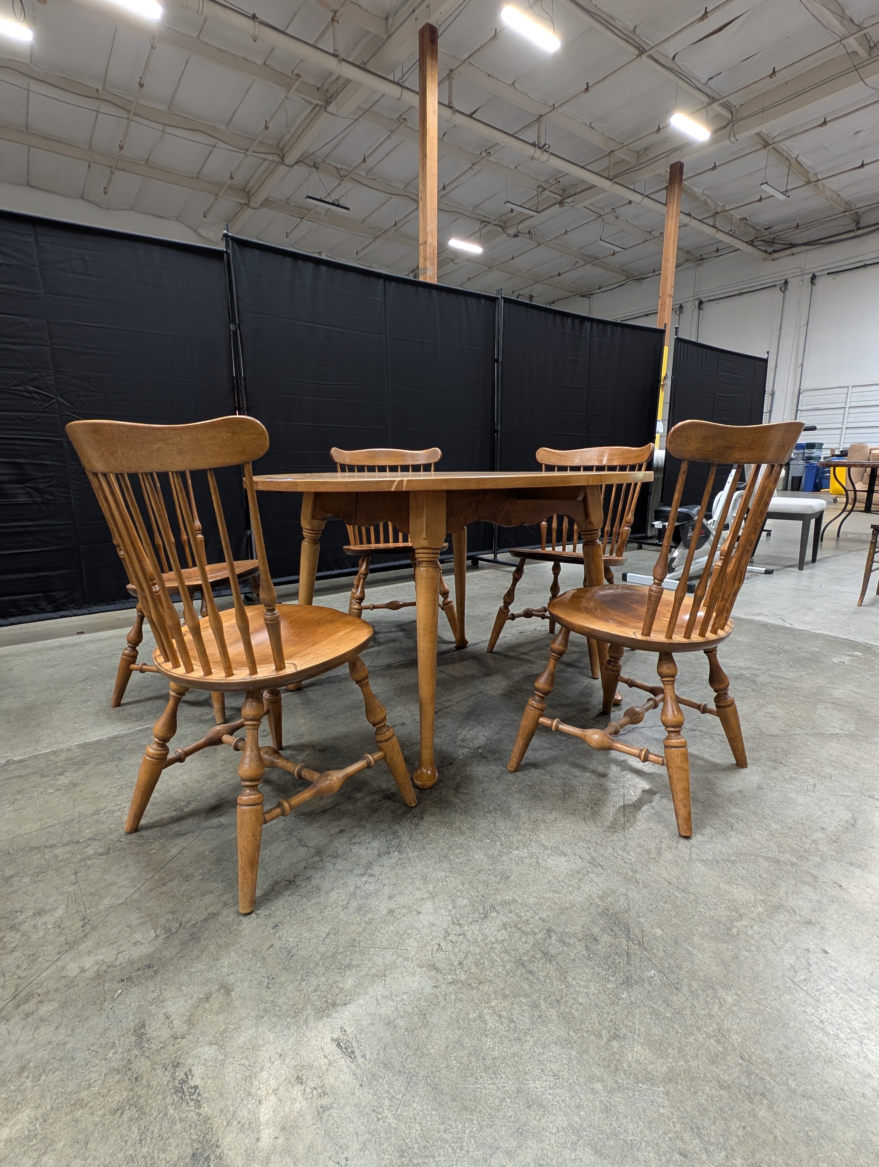 Nichols & Stone Dining Set | Round Table and Five Chairs