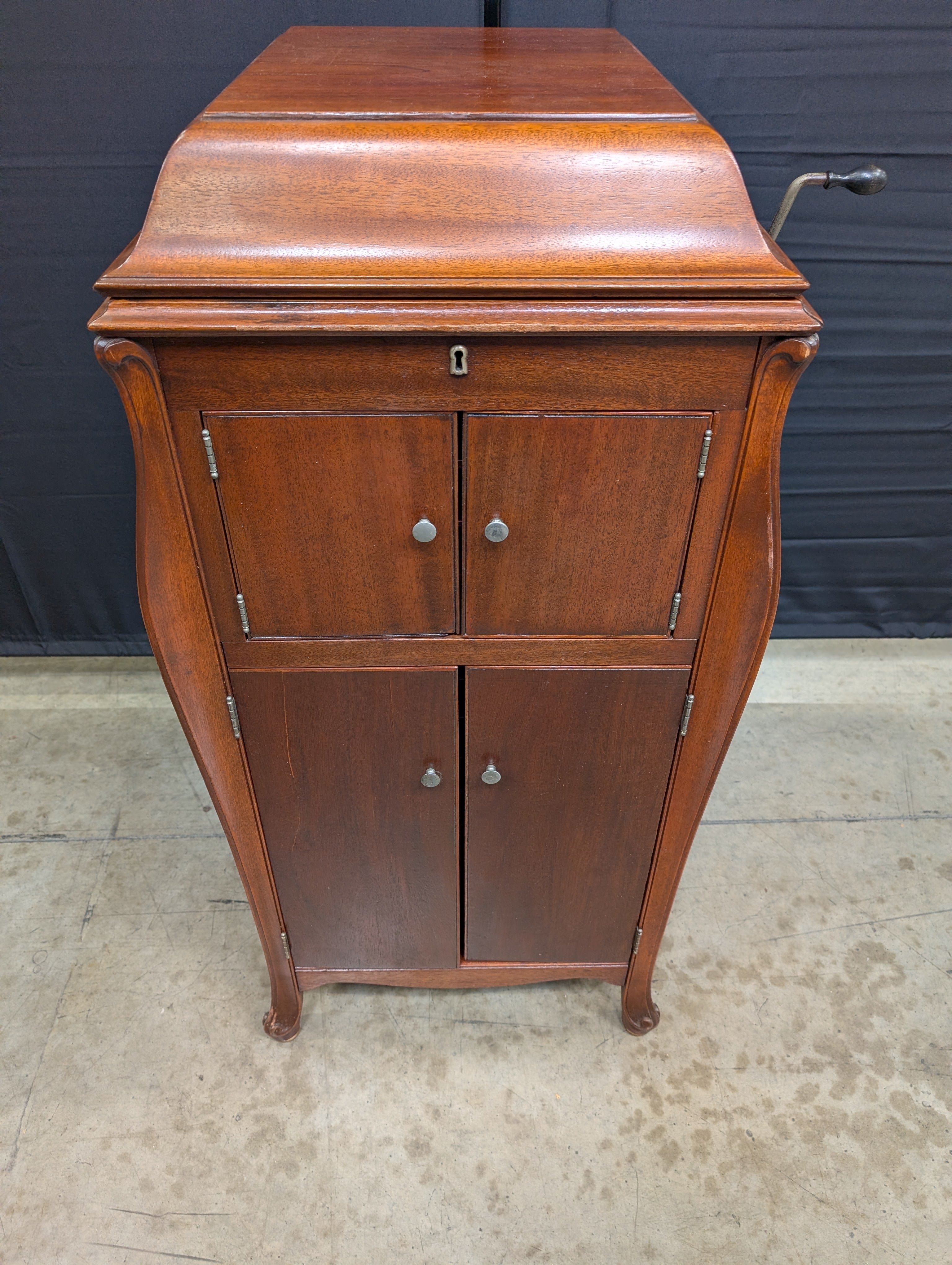 Vintage Victor VV-XI Victrola Phonograph Wood Cabinet
