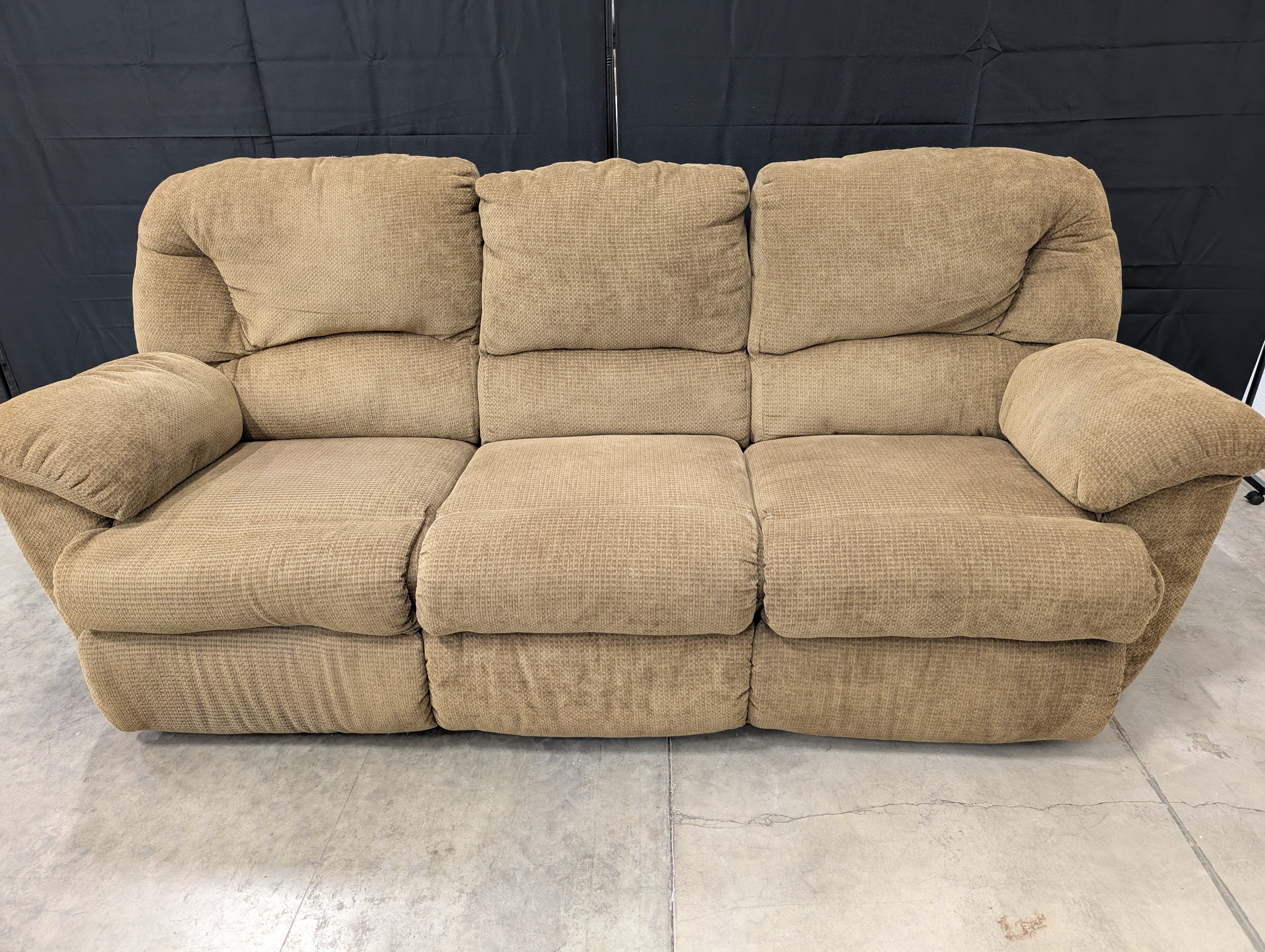 *** Only one side works***Plush Brown Reclining Sofa