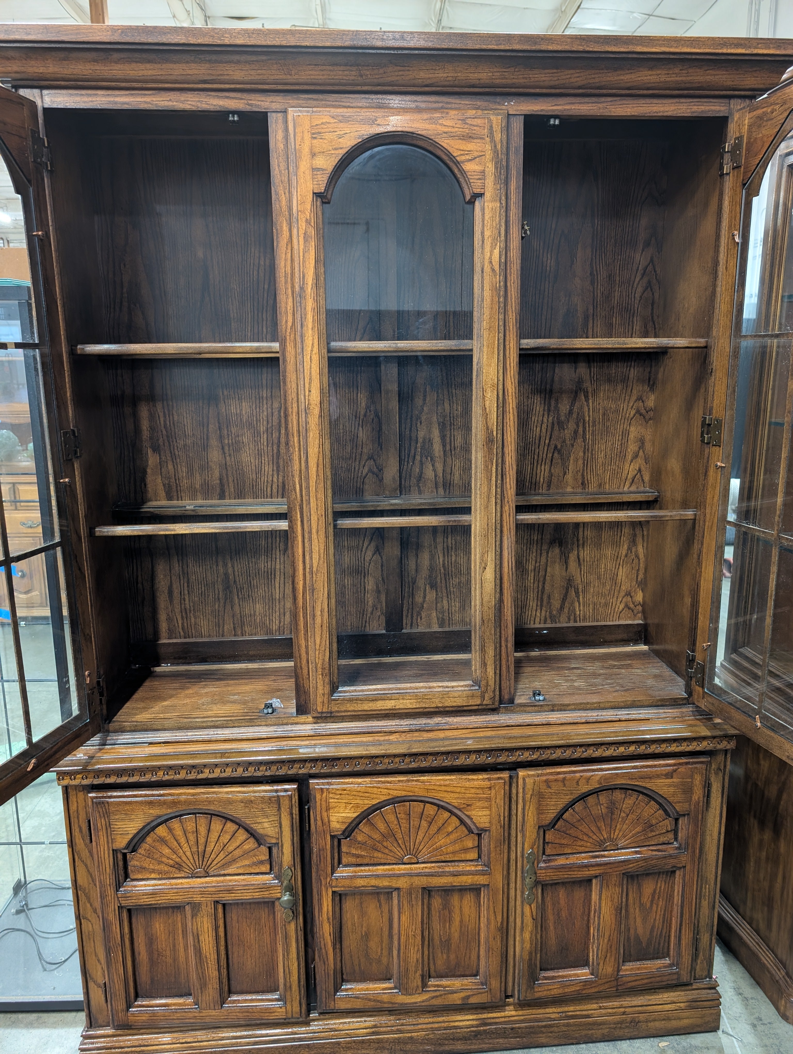 Traditional Renfrew Hall China Cabinet